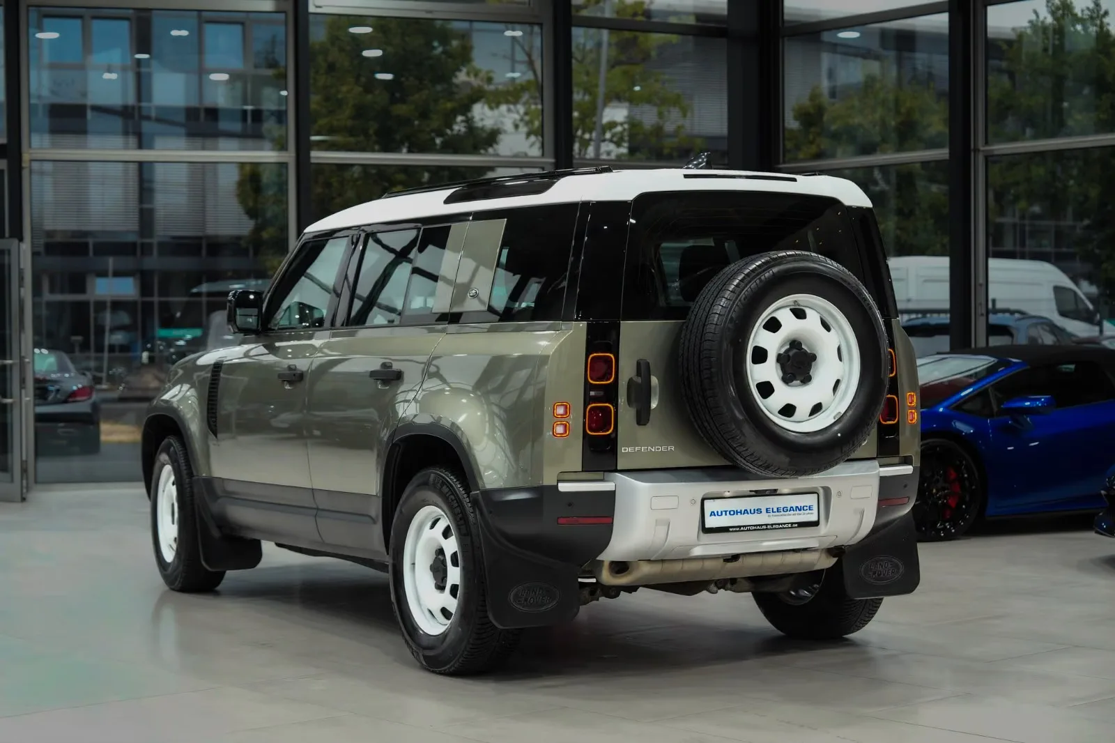 2021 Land Rover Defender 110 P300 S, 3/30