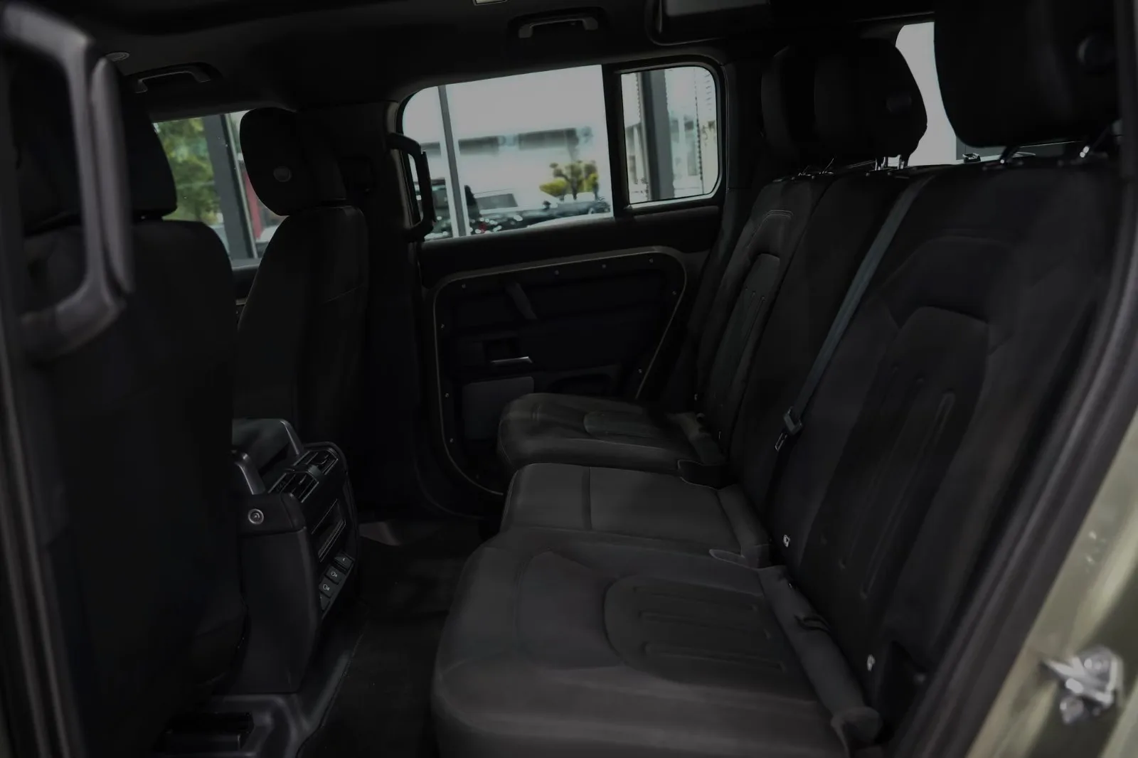 2021 Land Rover Defender 110 P300 S, 14/30
