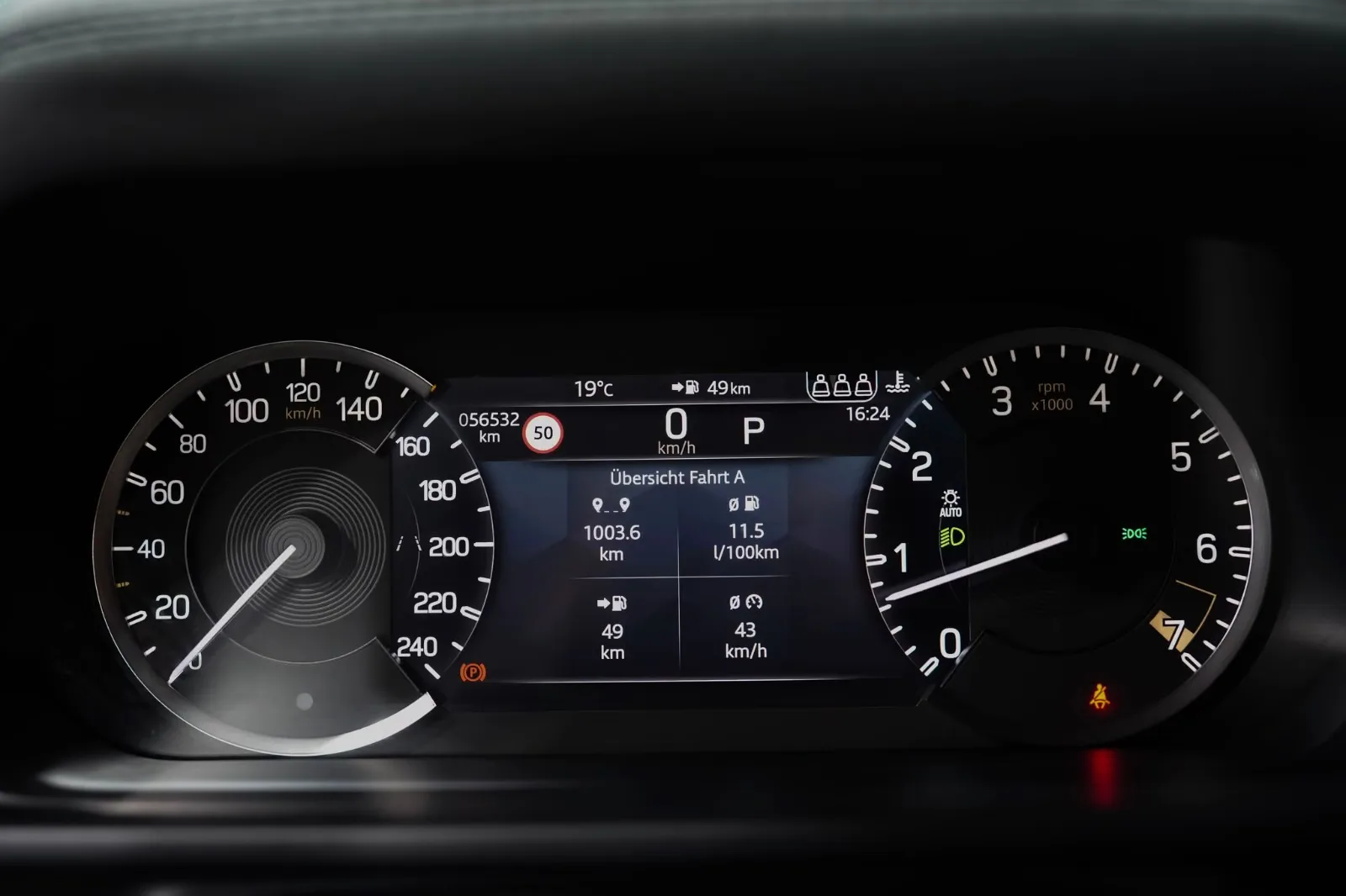 2021 Land Rover Defender 110 P300 S, 16/30