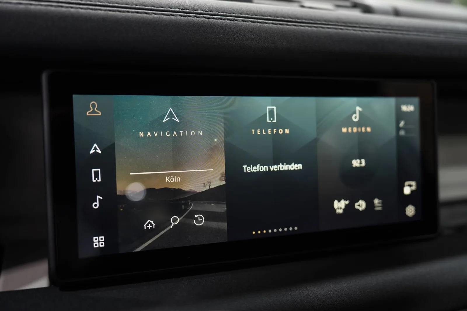 2021 Land Rover Defender 110 P300 S, 19/30