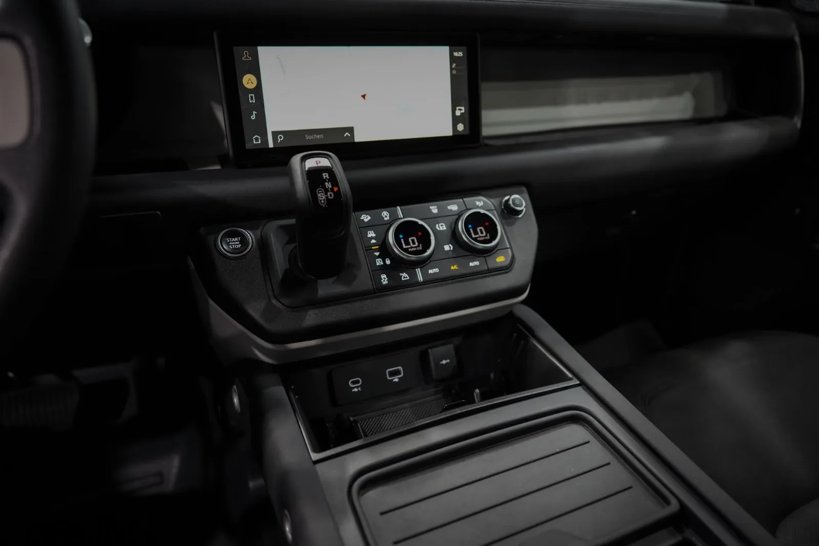 2021 Land Rover Defender 110 P300 S, 24/30