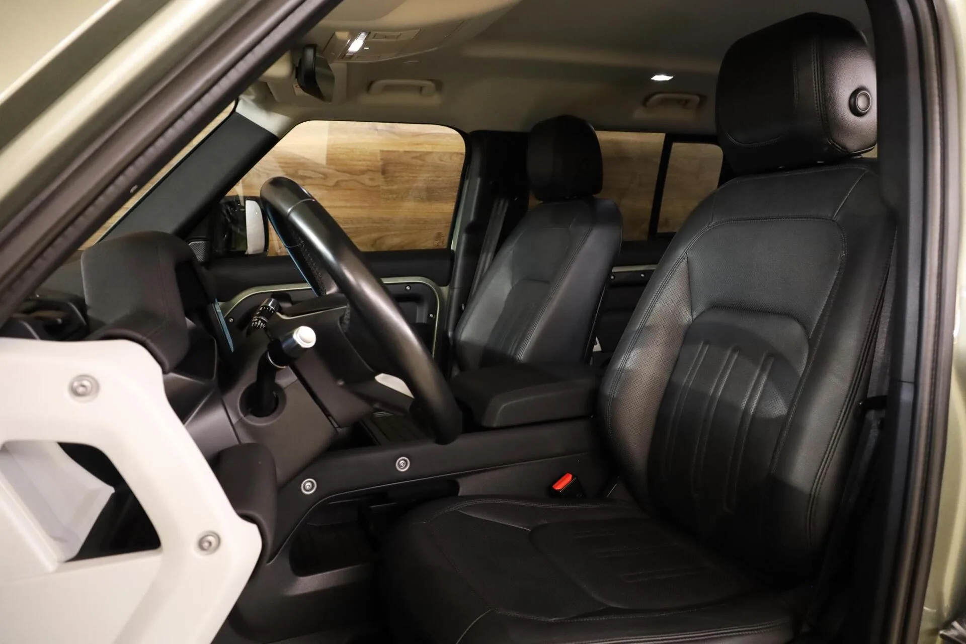 2021 Land Rover Defender 110 P400e X-Dynamic S, 6/30