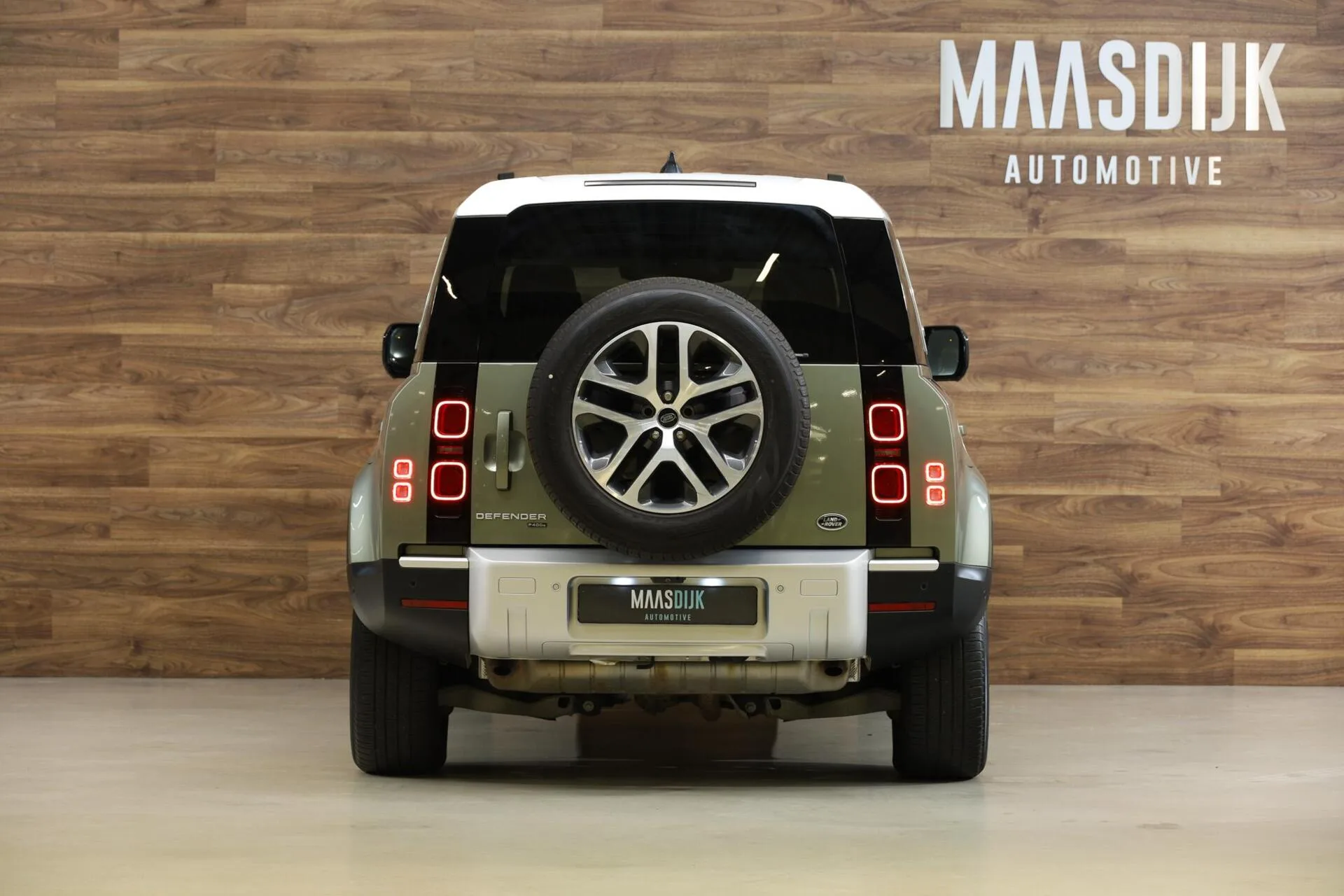 2021 Land Rover Defender 110 P400e X-Dynamic S, 8/30