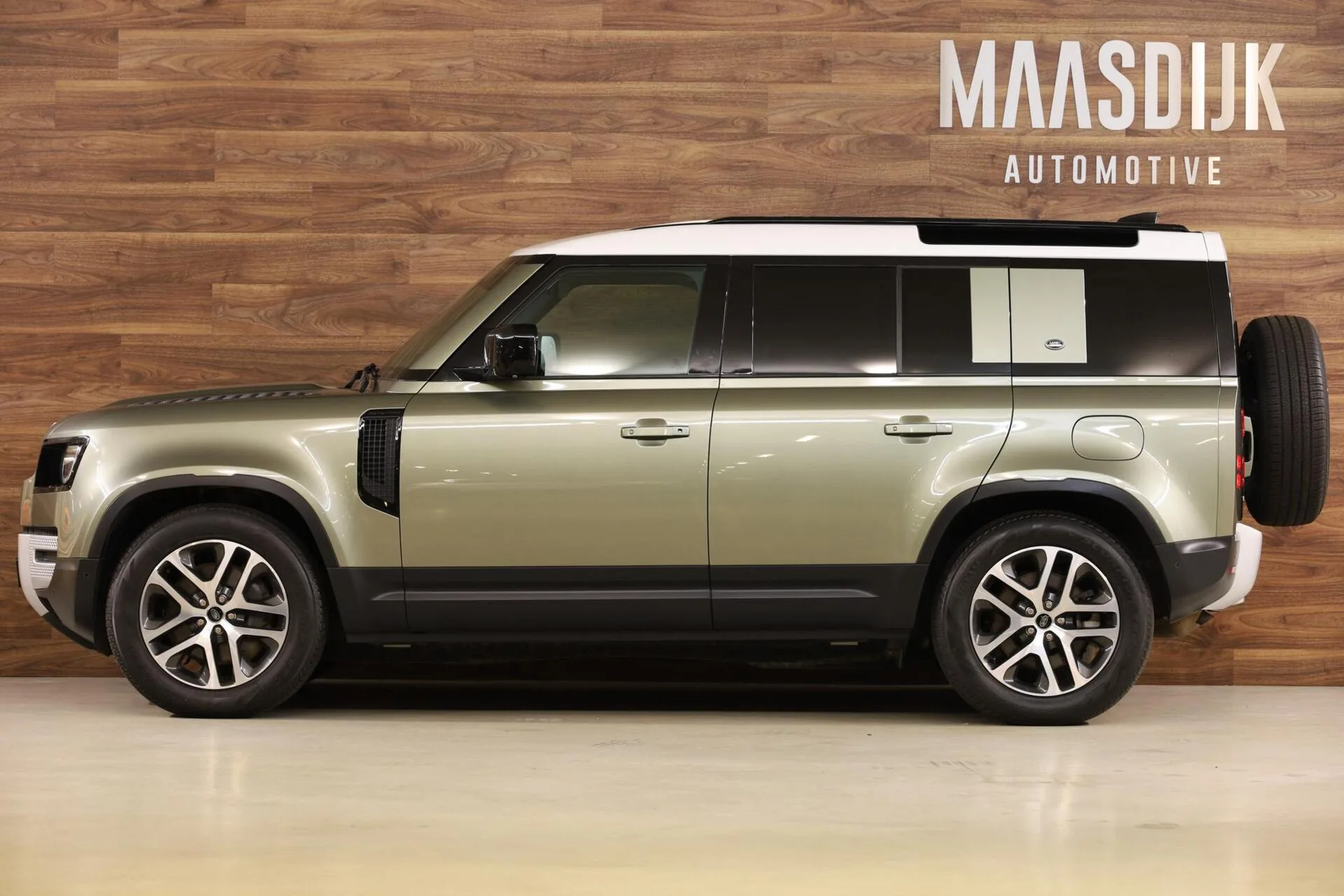 2021 Land Rover Defender 110 P400e X-Dynamic S, 12/30