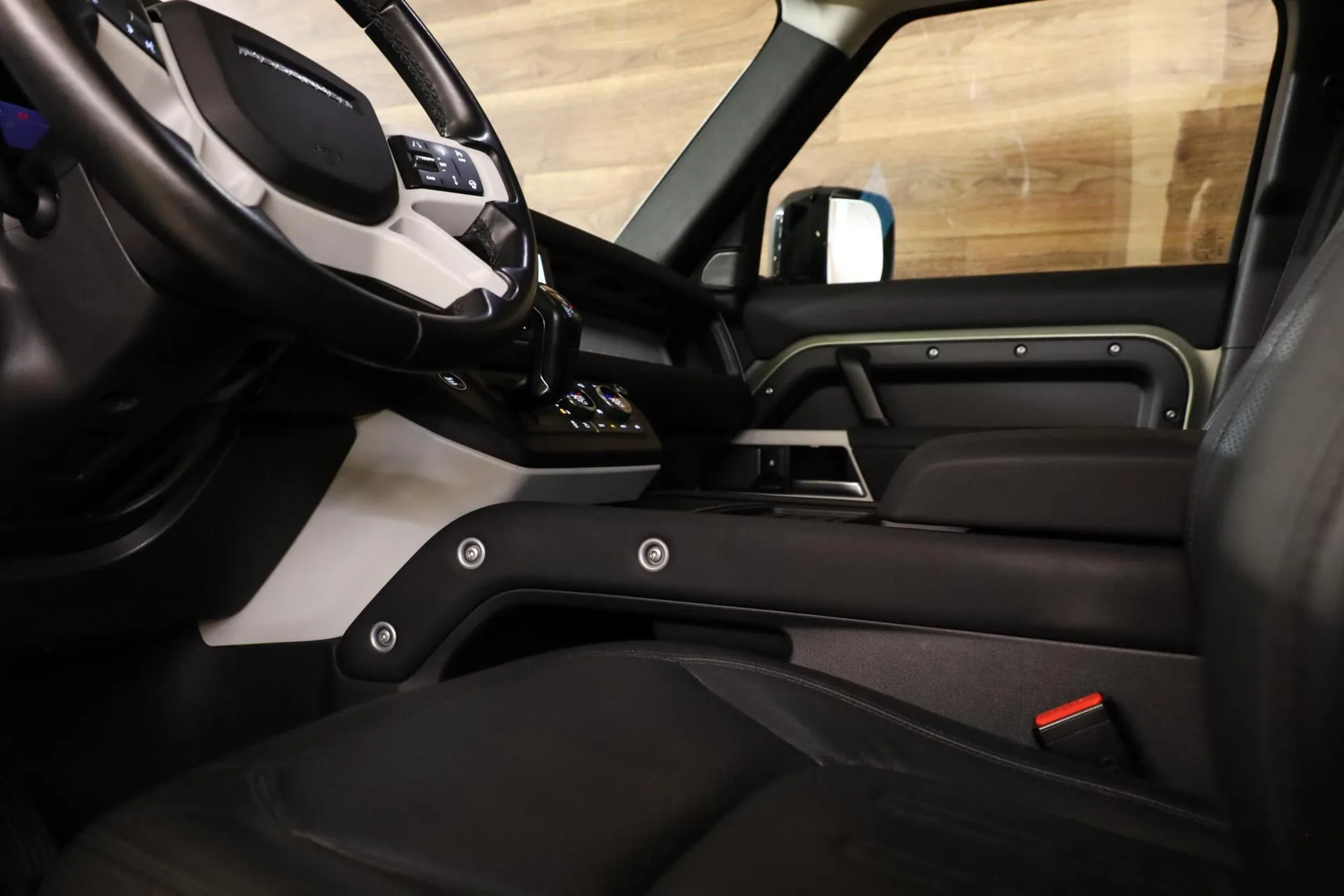 2021 Land Rover Defender 110 P400e X-Dynamic S, 28/30