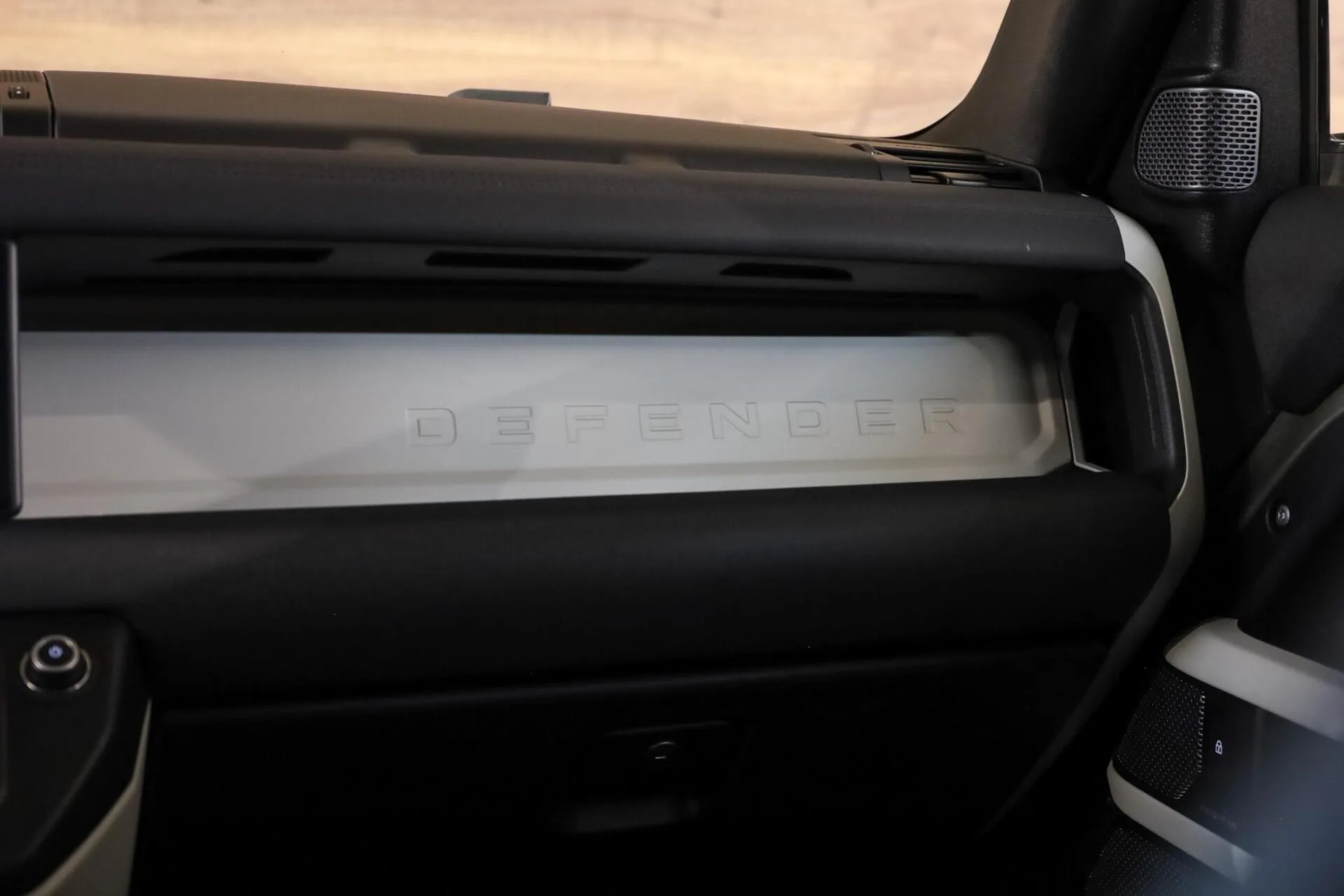 2021 Land Rover Defender 110 P400e X-Dynamic S, 30/30