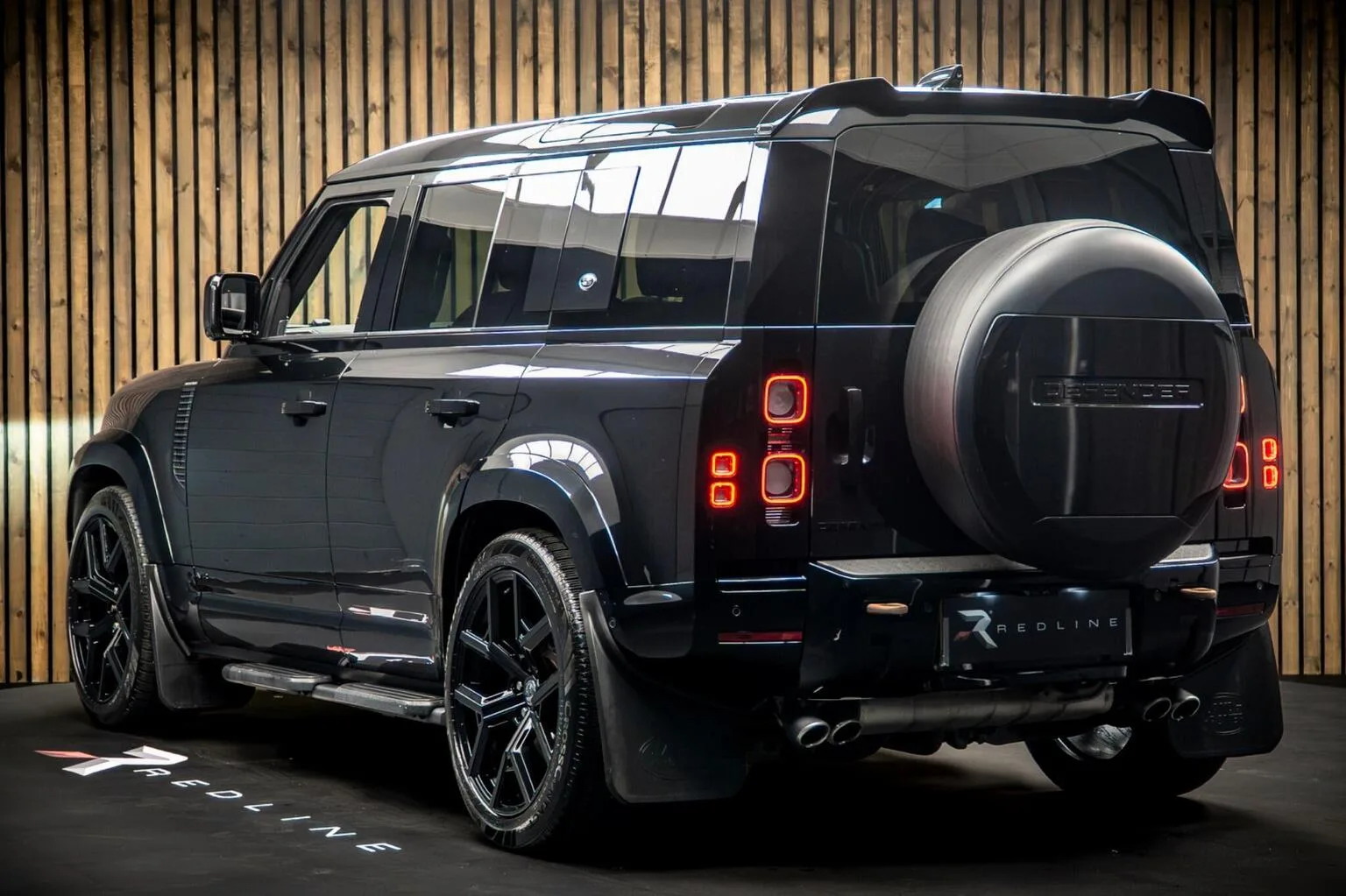 2021 Land Rover Defender 110 V8, 3/30
