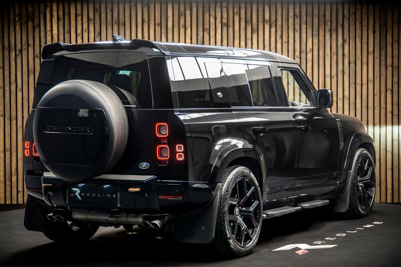 2021 Land Rover Defender 110 V8, 4/30