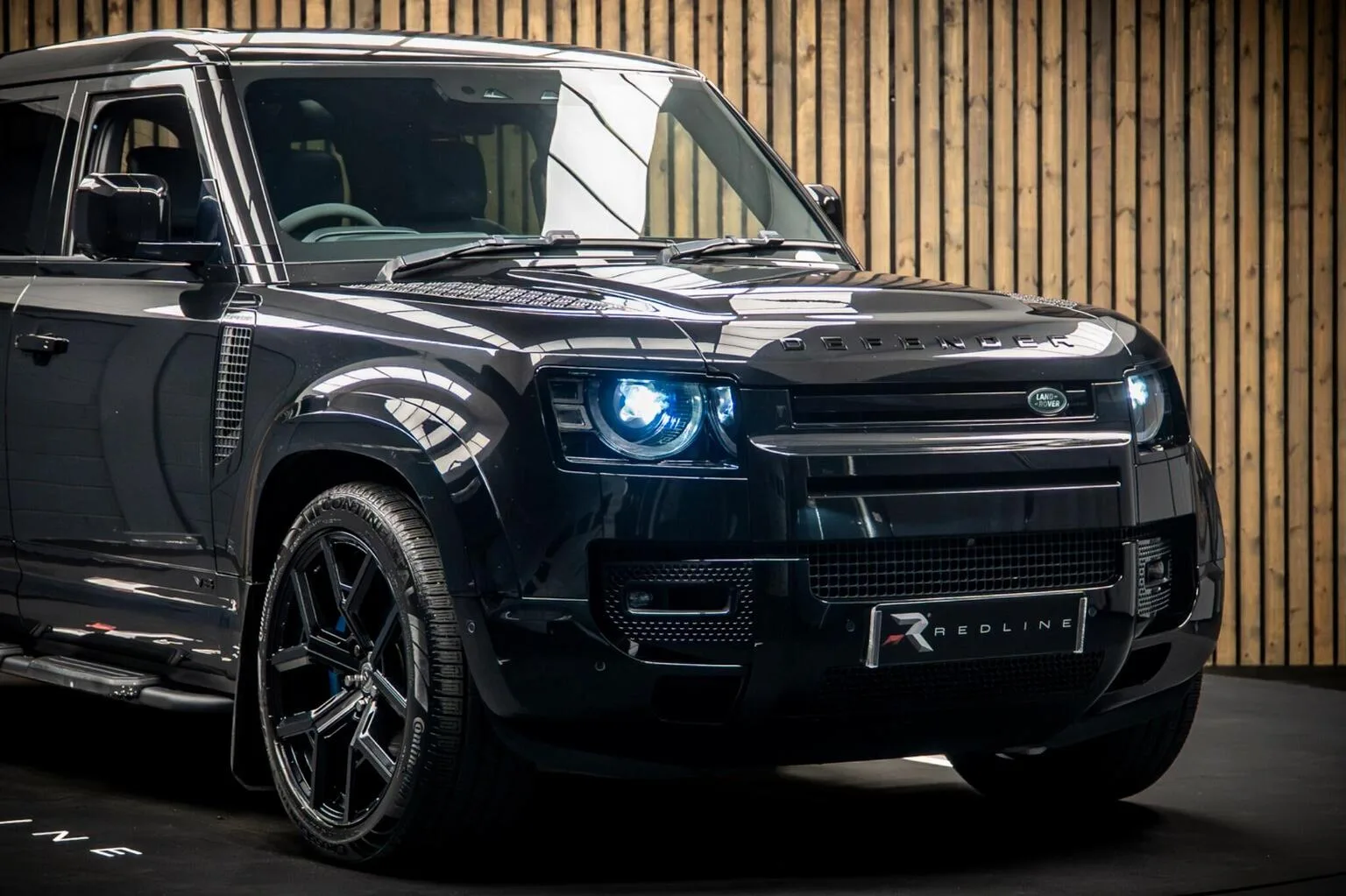 2021 Land Rover Defender 110 V8, 11/30
