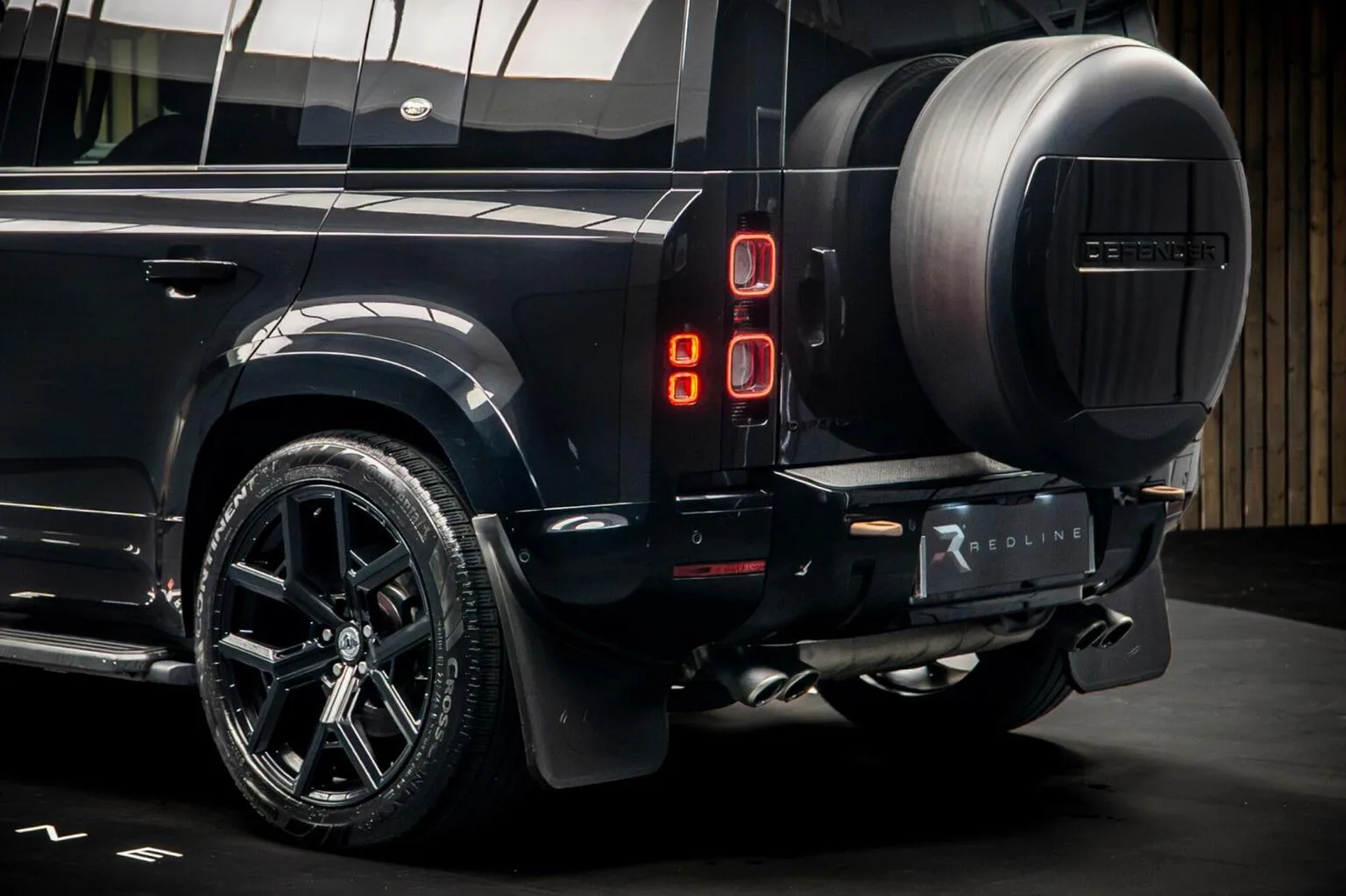 2021 Land Rover Defender 110 V8, 16/30