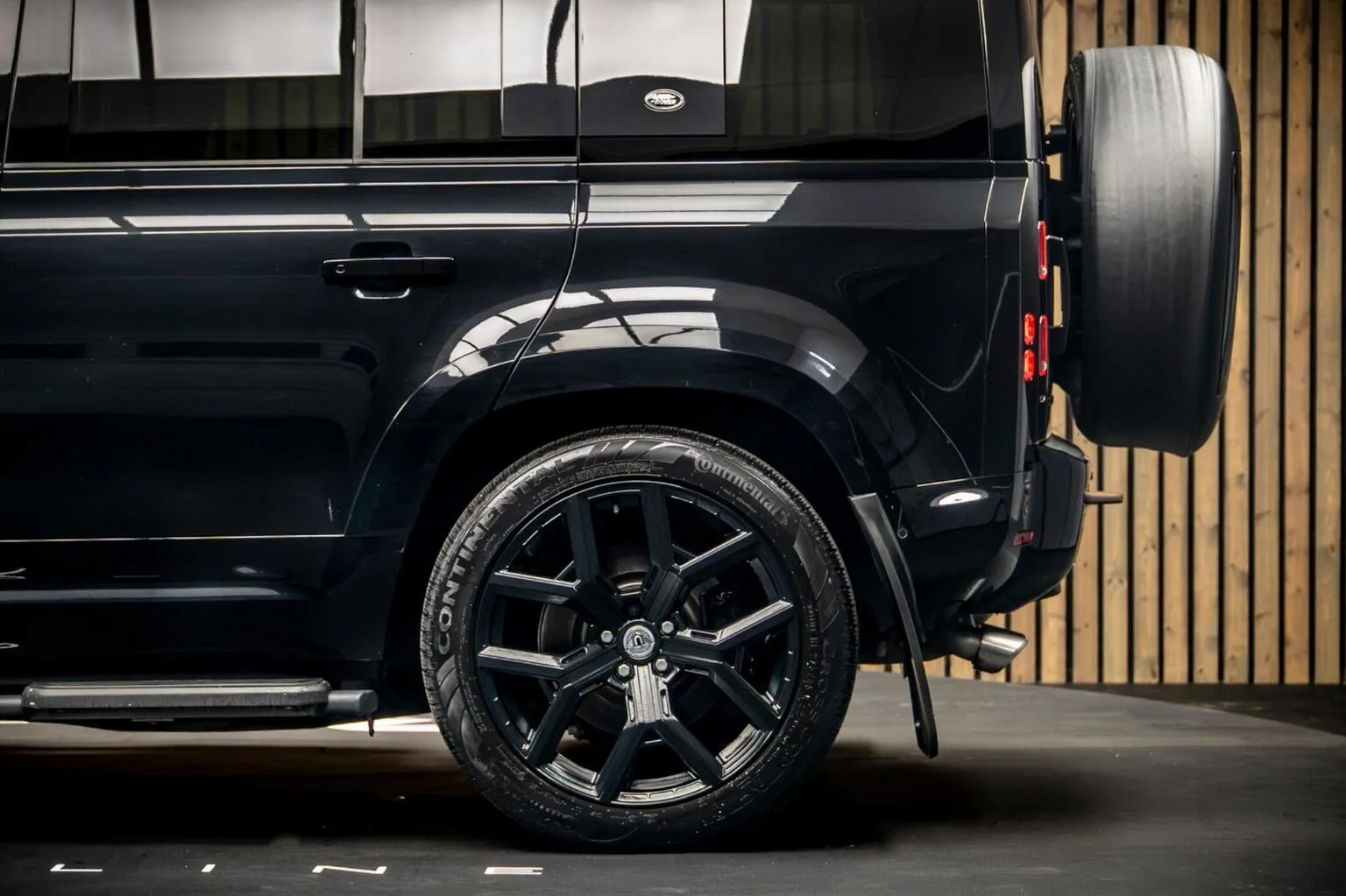 2021 Land Rover Defender 110 V8, 17/30