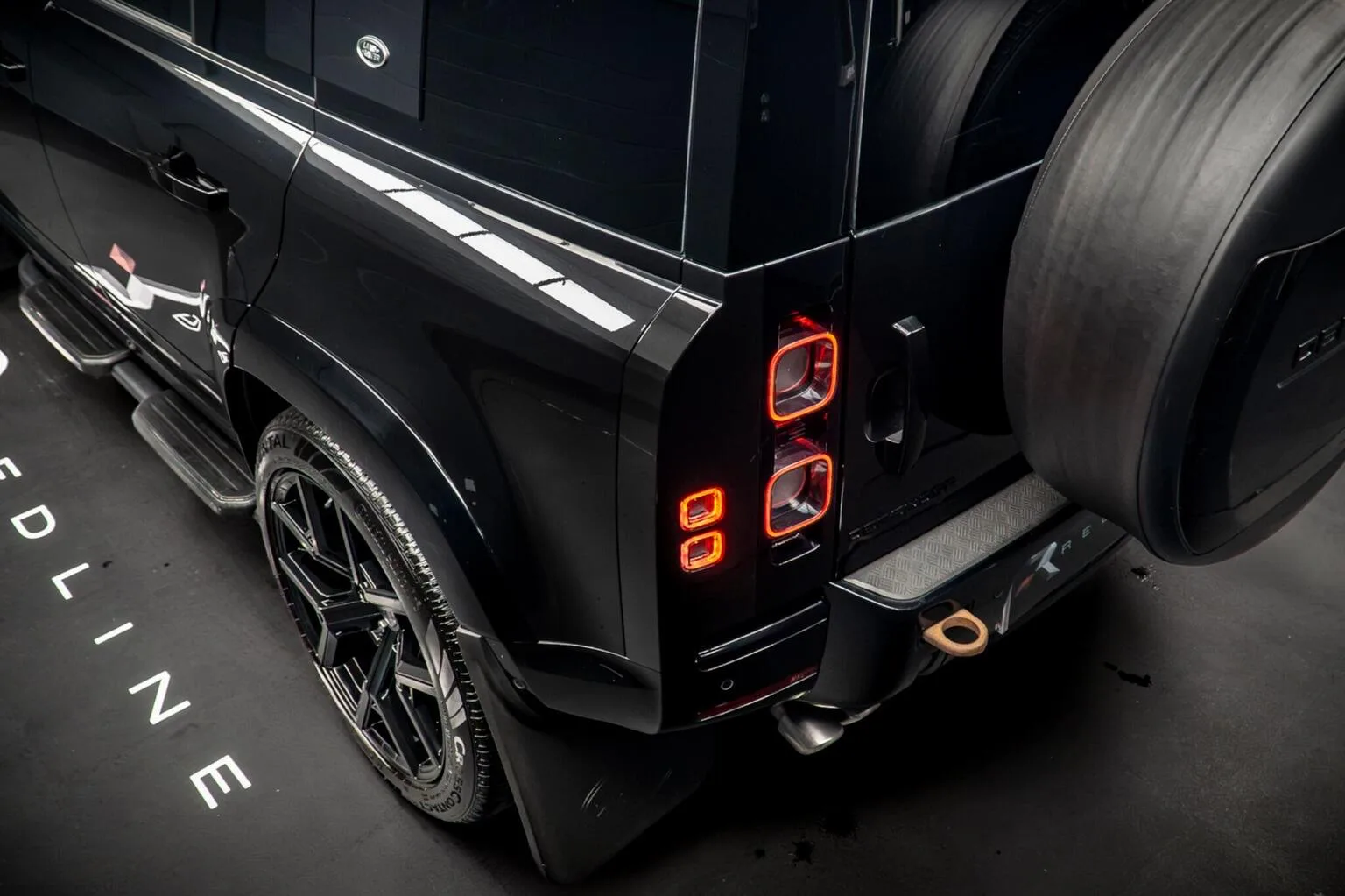 2021 Land Rover Defender 110 V8, 18/30