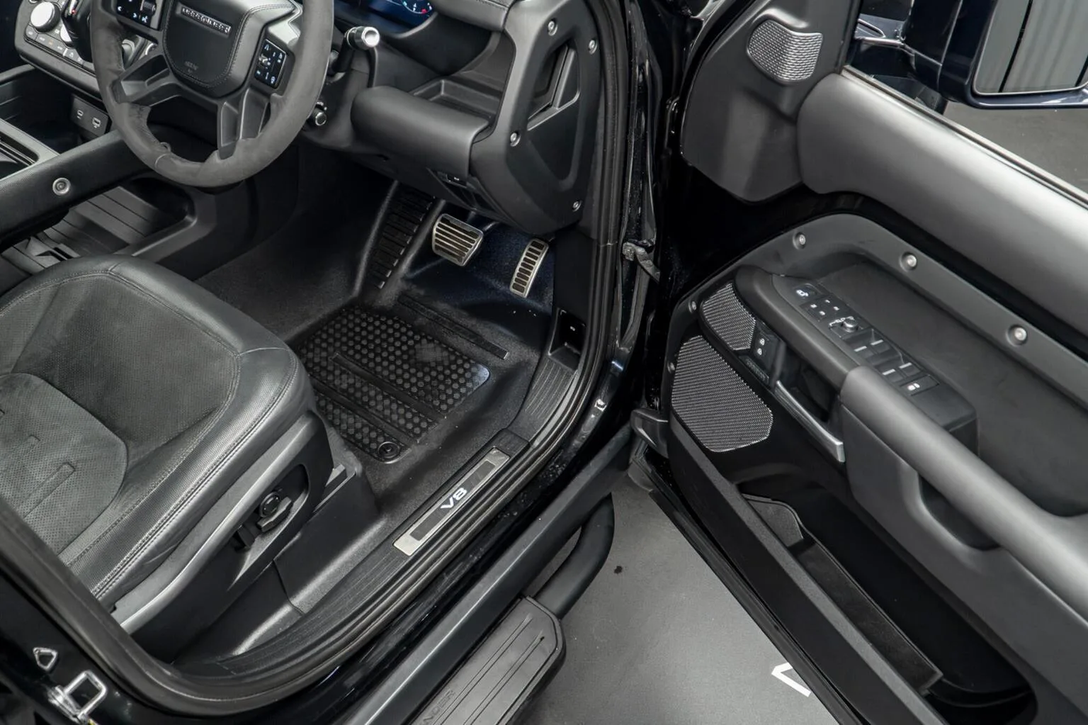 2021 Land Rover Defender 110 V8, 28/30