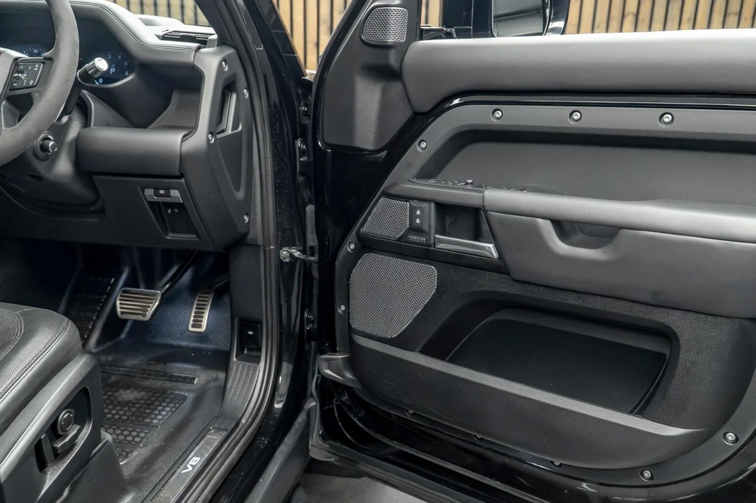 2021 Land Rover Defender 110 V8, 30/30