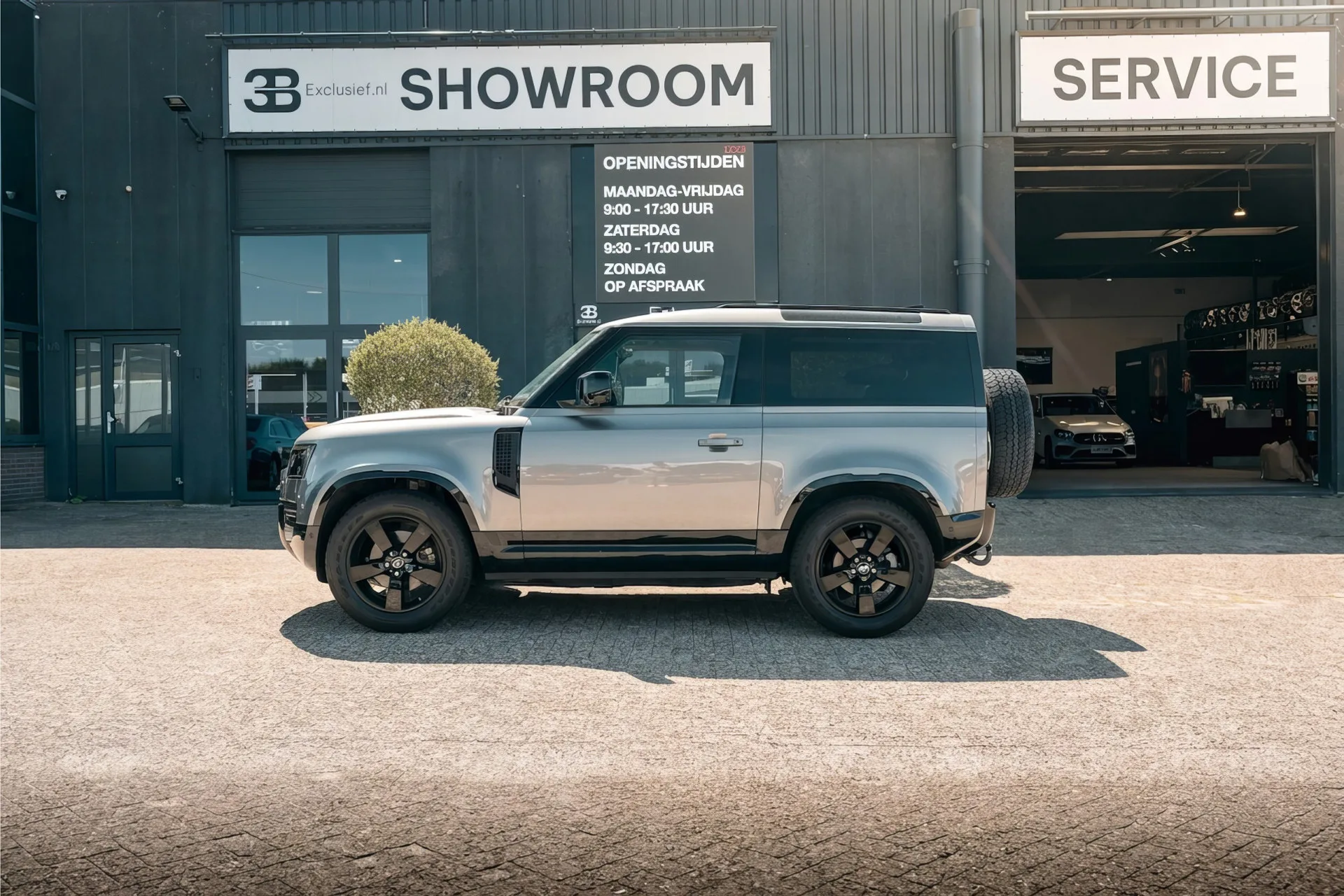 2021 Land Rover Defender 90 First Edition, 21/23