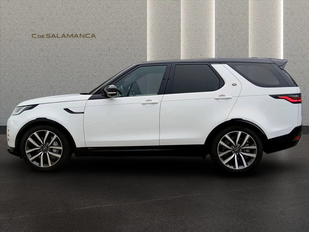 2021 Land Rover Discovery, 8/23