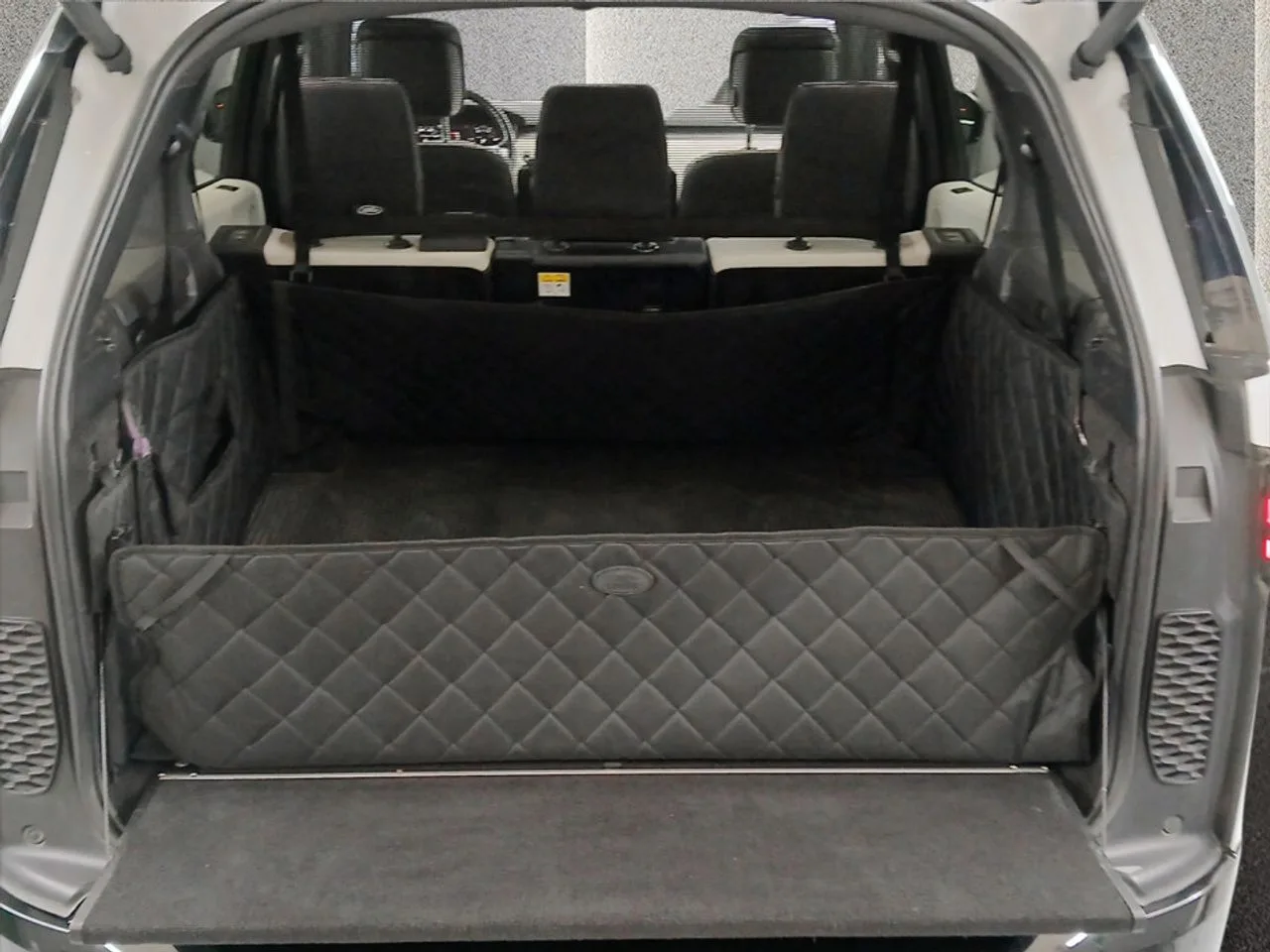 2021 Land Rover Discovery, 22/23
