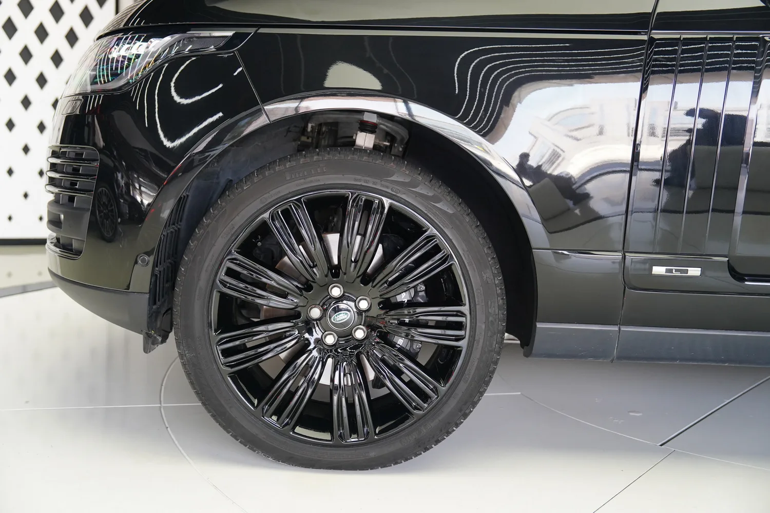 2021 Land Rover Range Rover Autobiography P525 LWB, 6/17