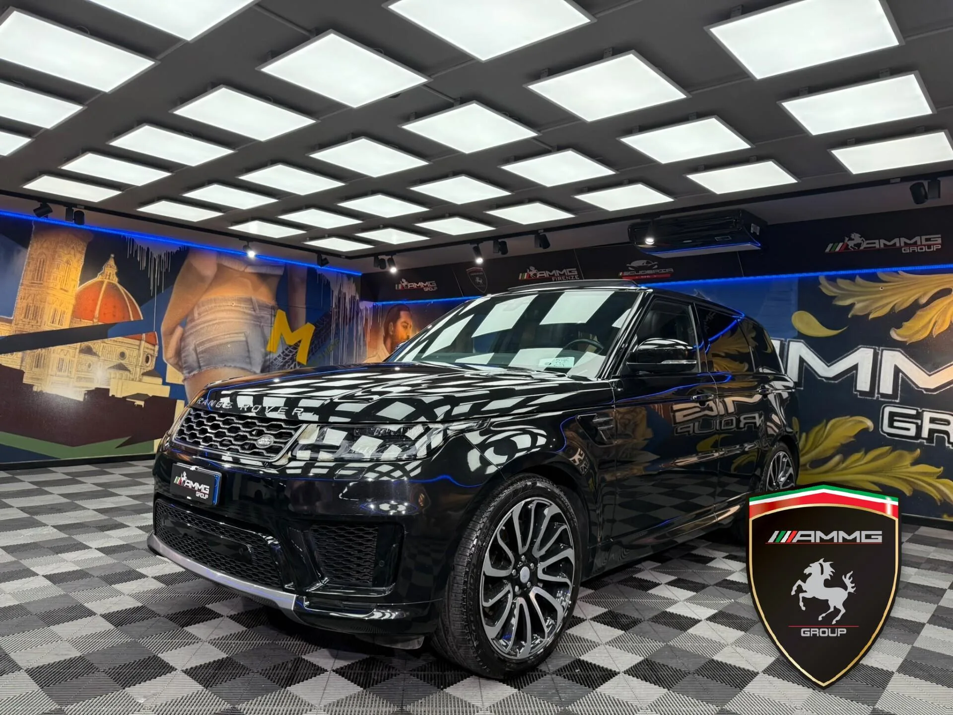 2021 Land Rover Range Rover Sport HSE Dynamic Stealth offered by a specialist dealer in Calenzano, Italy, main photo