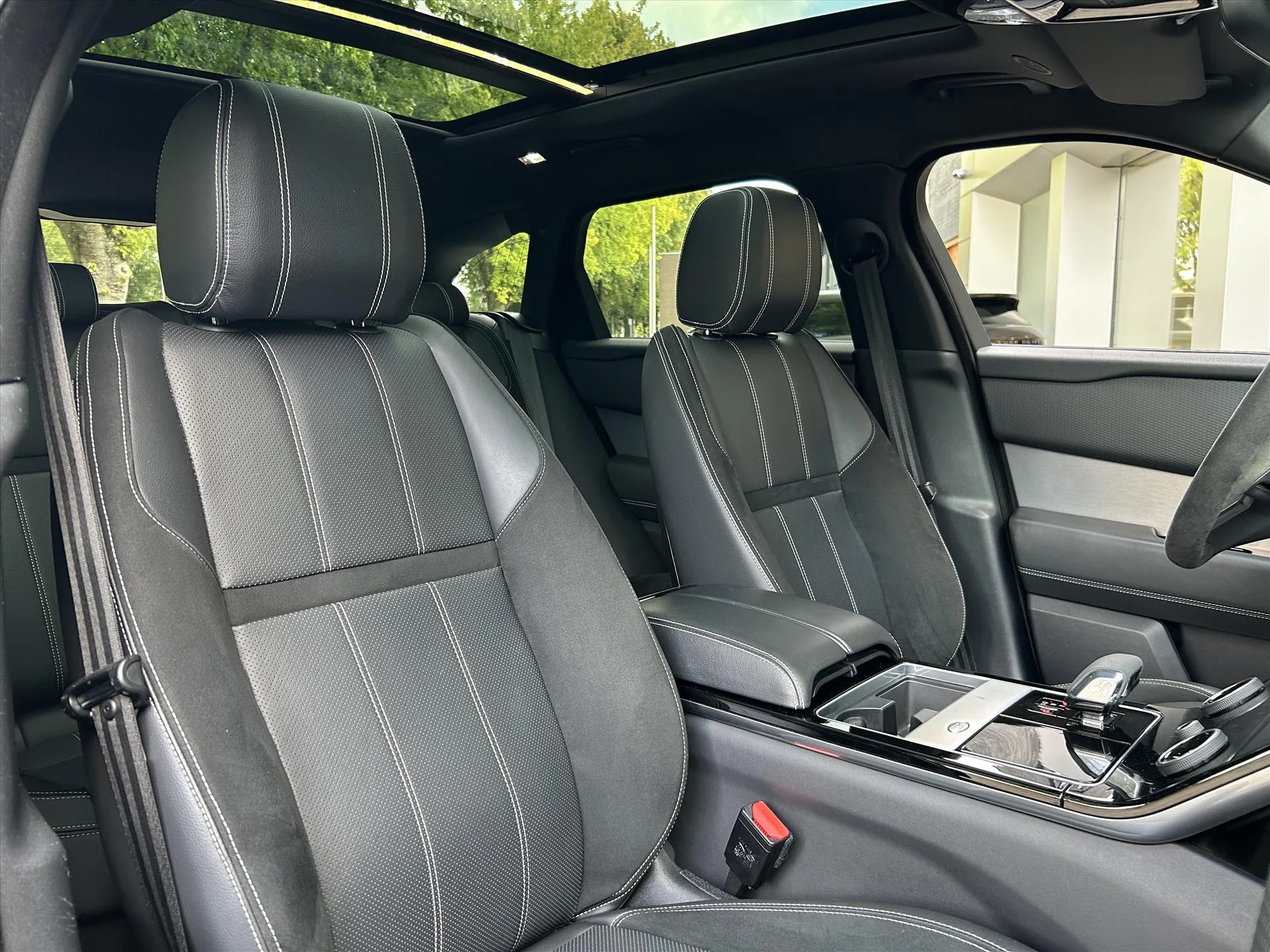 2021 Land Rover Range Rover Velar, 4/30