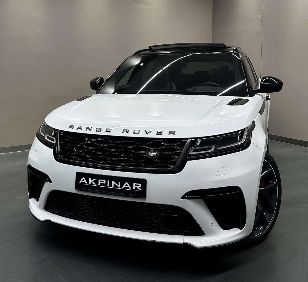 2021 Land Rover Range Rover Velar SVAutobiography Dynamic, 2/28