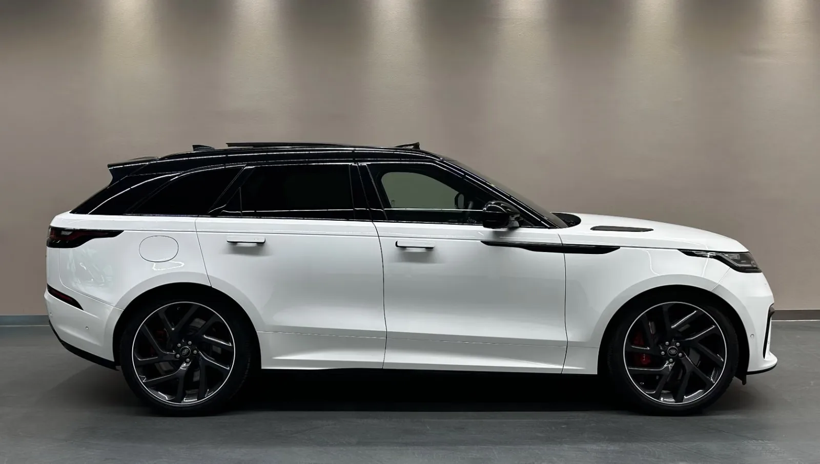 2021 Land Rover Range Rover Velar SVAutobiography Dynamic, 8/28