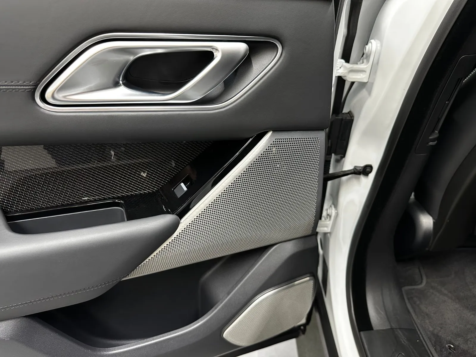 2021 Land Rover Range Rover Velar SVAutobiography Dynamic, 16/28