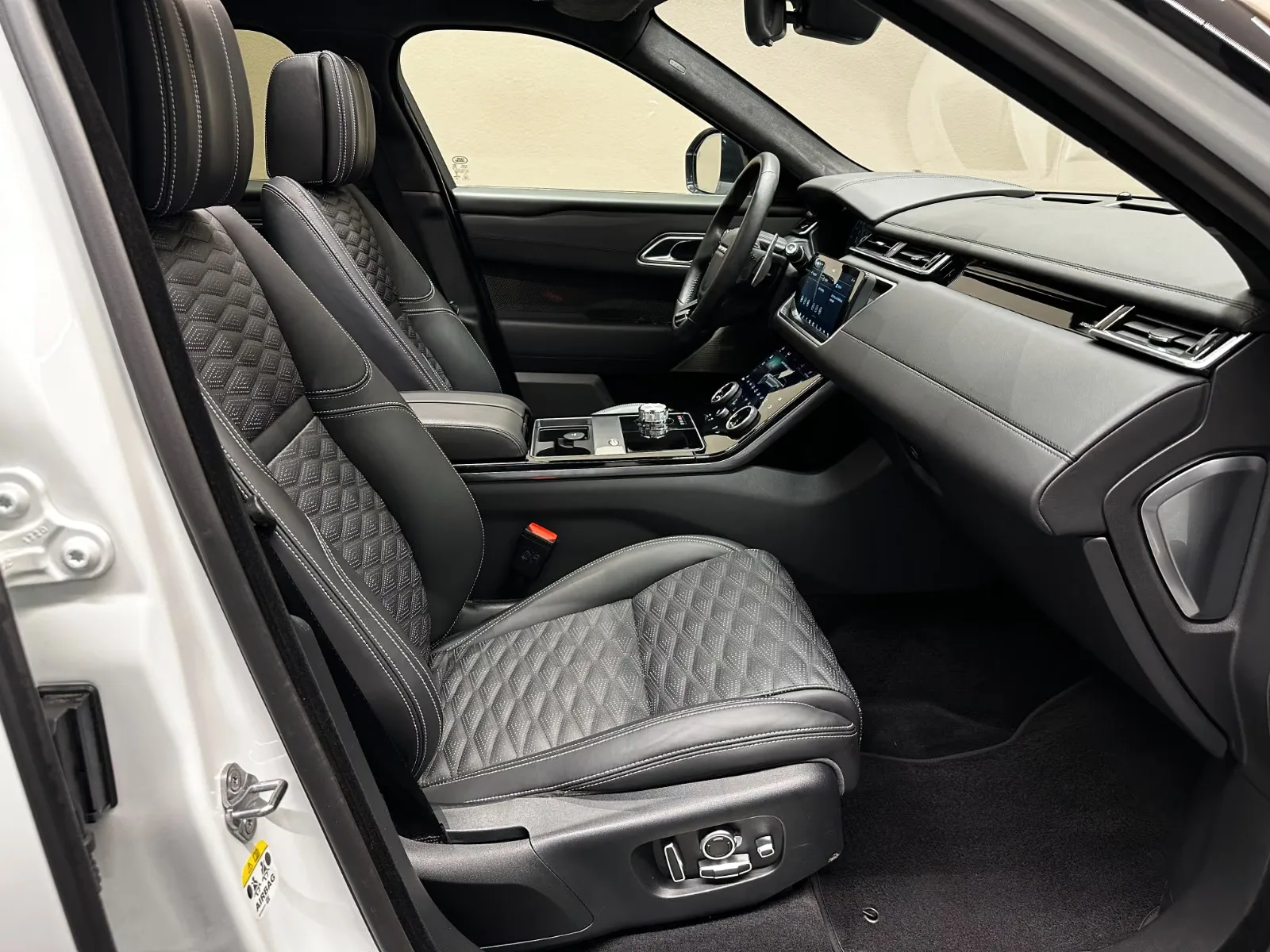 2021 Land Rover Range Rover Velar SVAutobiography Dynamic, 25/28