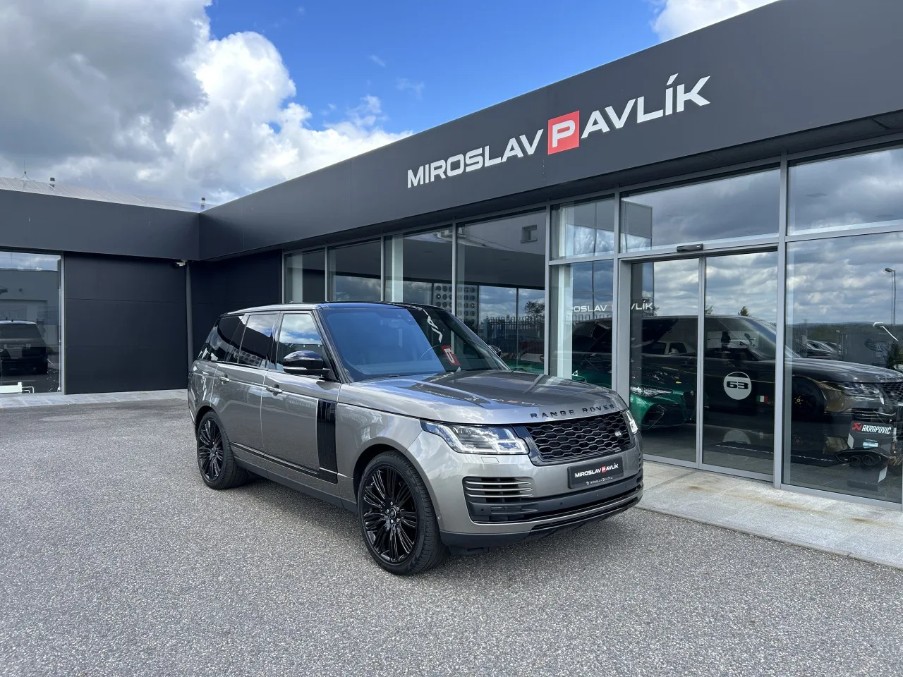2021 Land Rover Range Rover Vogue, D300 offered by a specialist dealer in Písek, Czechia, main photo