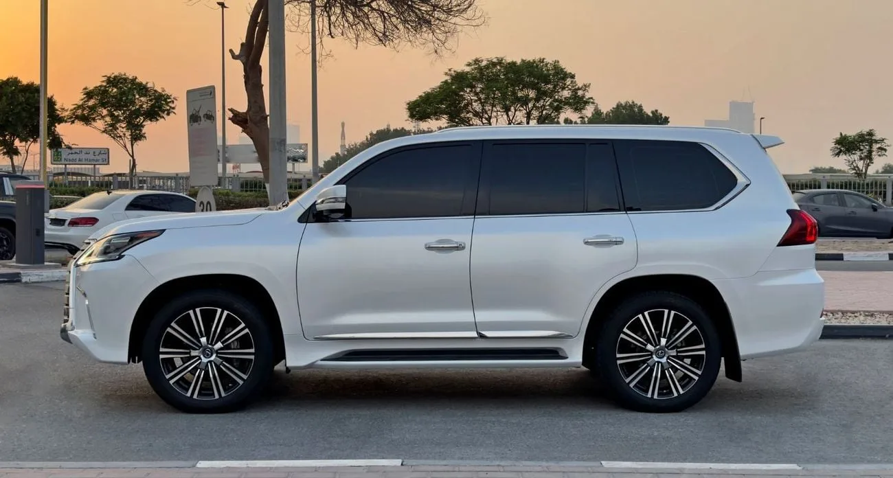 2021 Lexus LX 570, 4/13