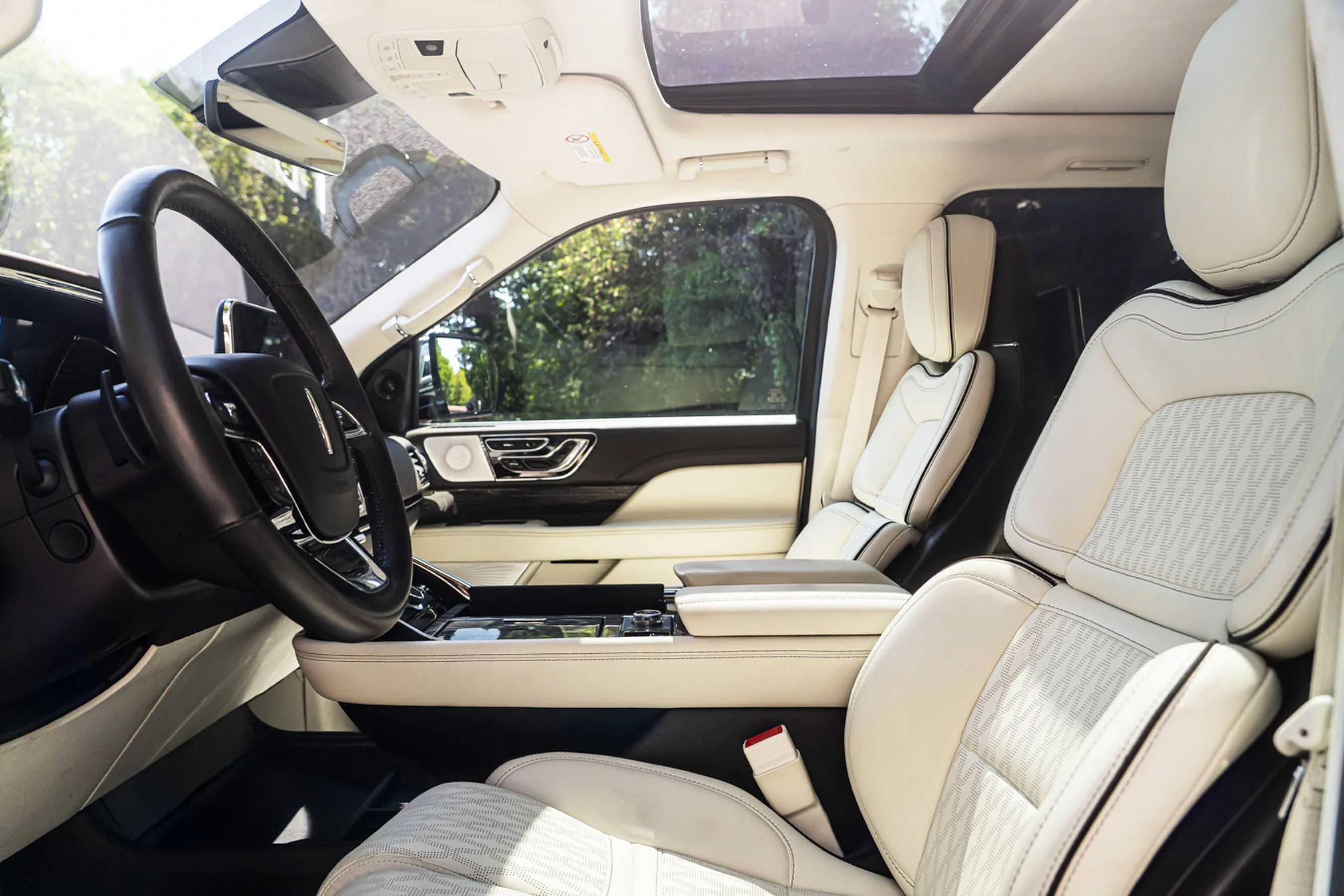 2021 Lincoln Navigator Presidential, 2/11
