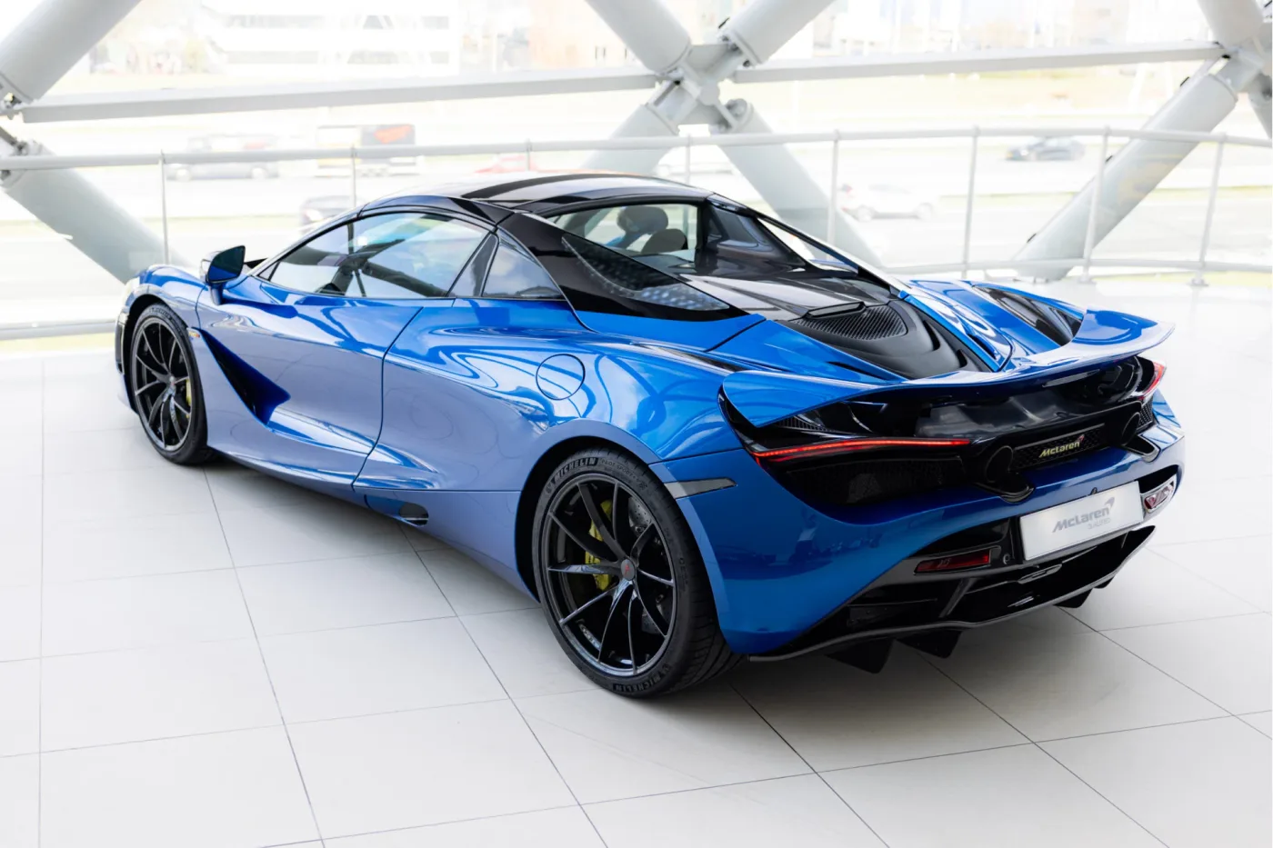 2021 McLaren 720S Spider angeboten von einem offiziellen McLaren und Morgan-Vertragshändler in Utrecht, Niederlande, Foto 2 von 25