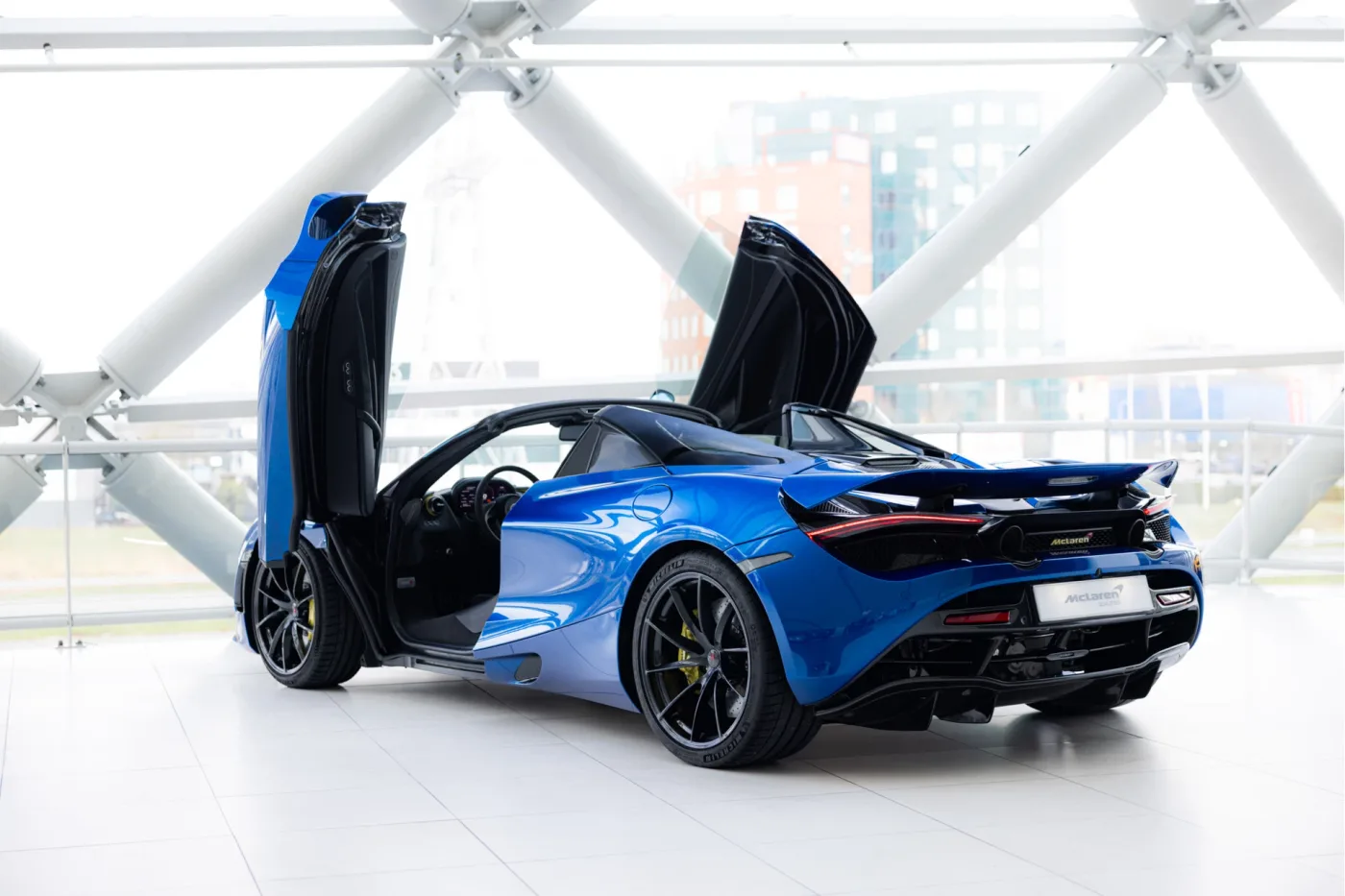 2021 McLaren 720S Spider angeboten von einem offiziellen McLaren und Morgan-Vertragshändler in Utrecht, Niederlande, Foto 13 von 25