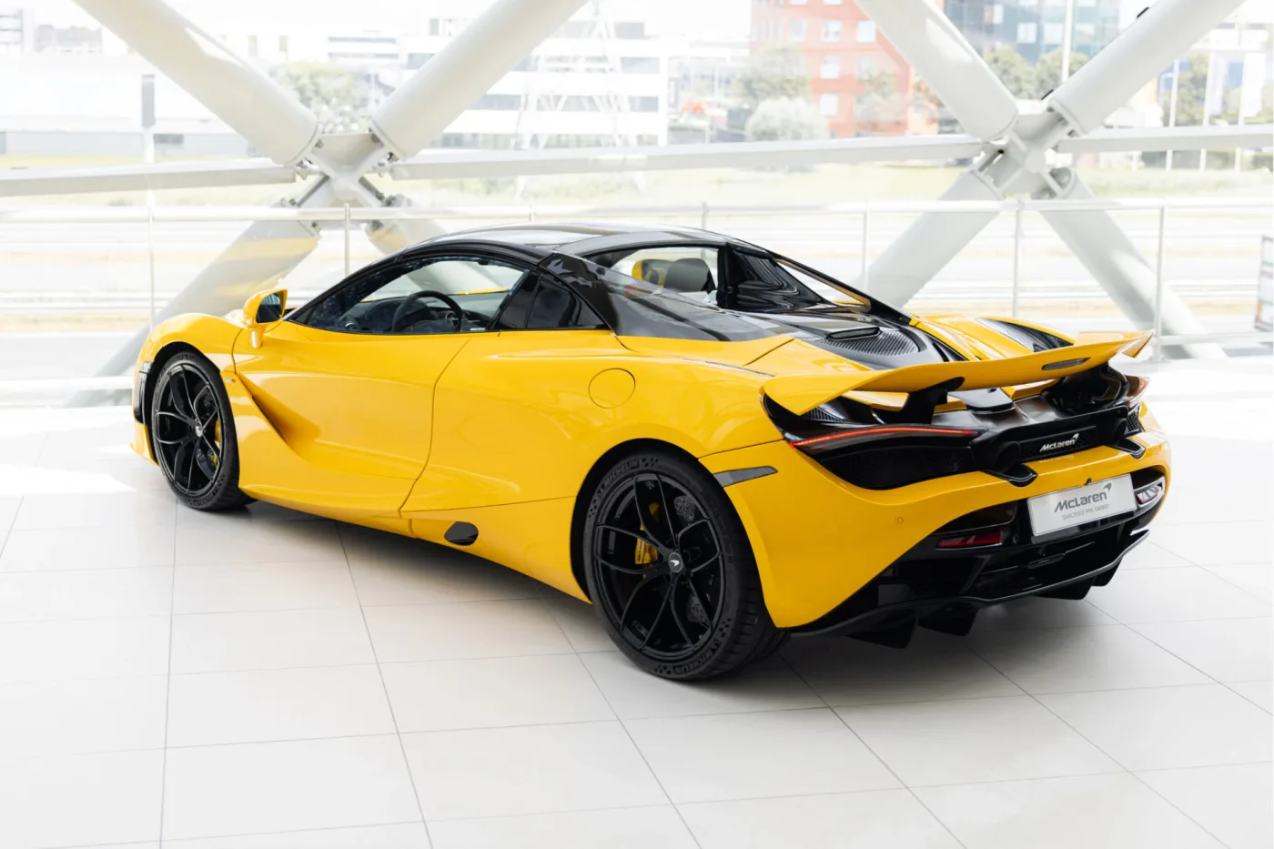 2021 McLaren 720S Spider angeboten von einem offiziellen McLaren und Morgan-Vertragshändler in Utrecht, Niederlande, Foto 12 von 25