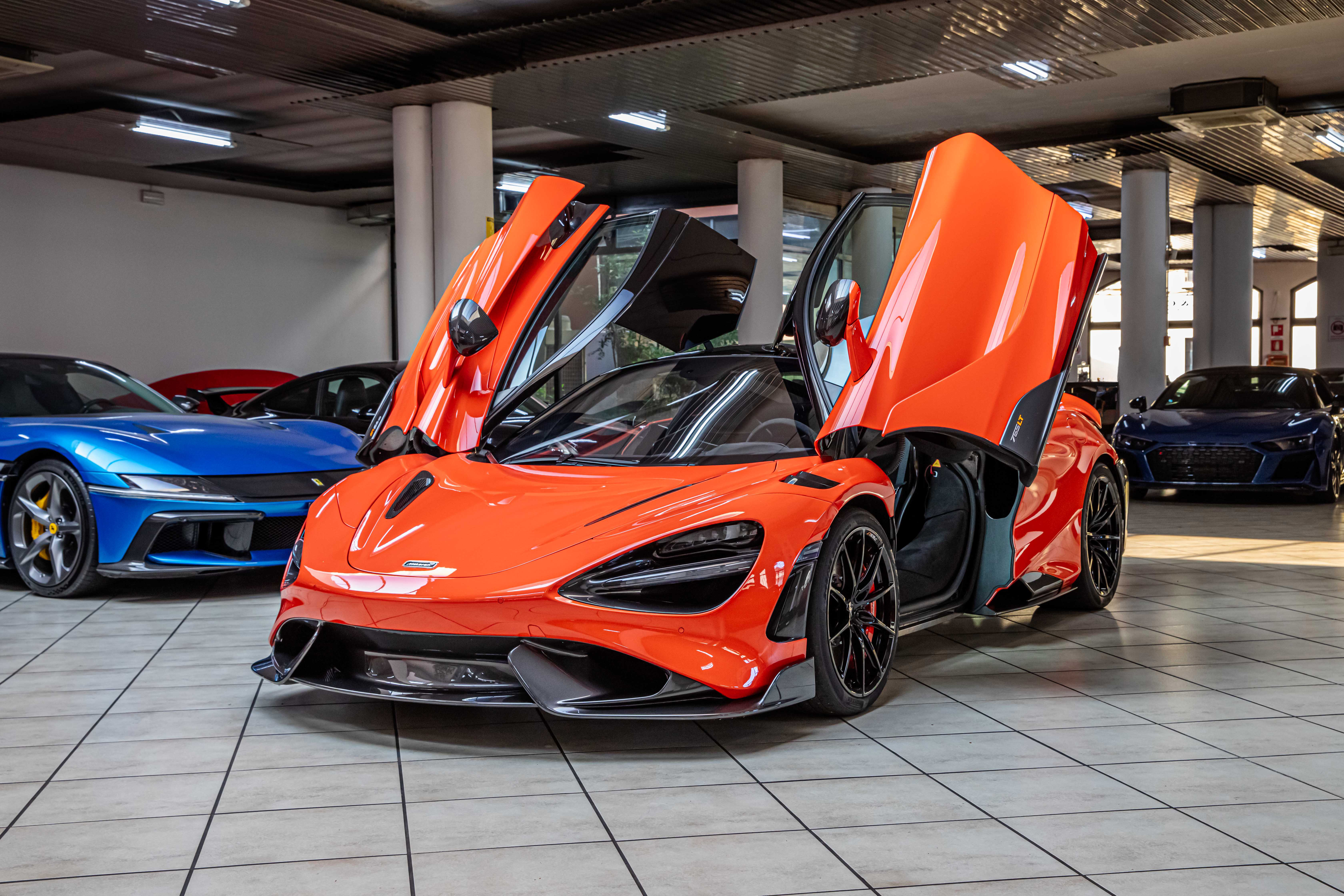 2021 McLaren 765LT Coupé angeboten von einem Fachhändler in Milan, Italien, Foto 7 von 20