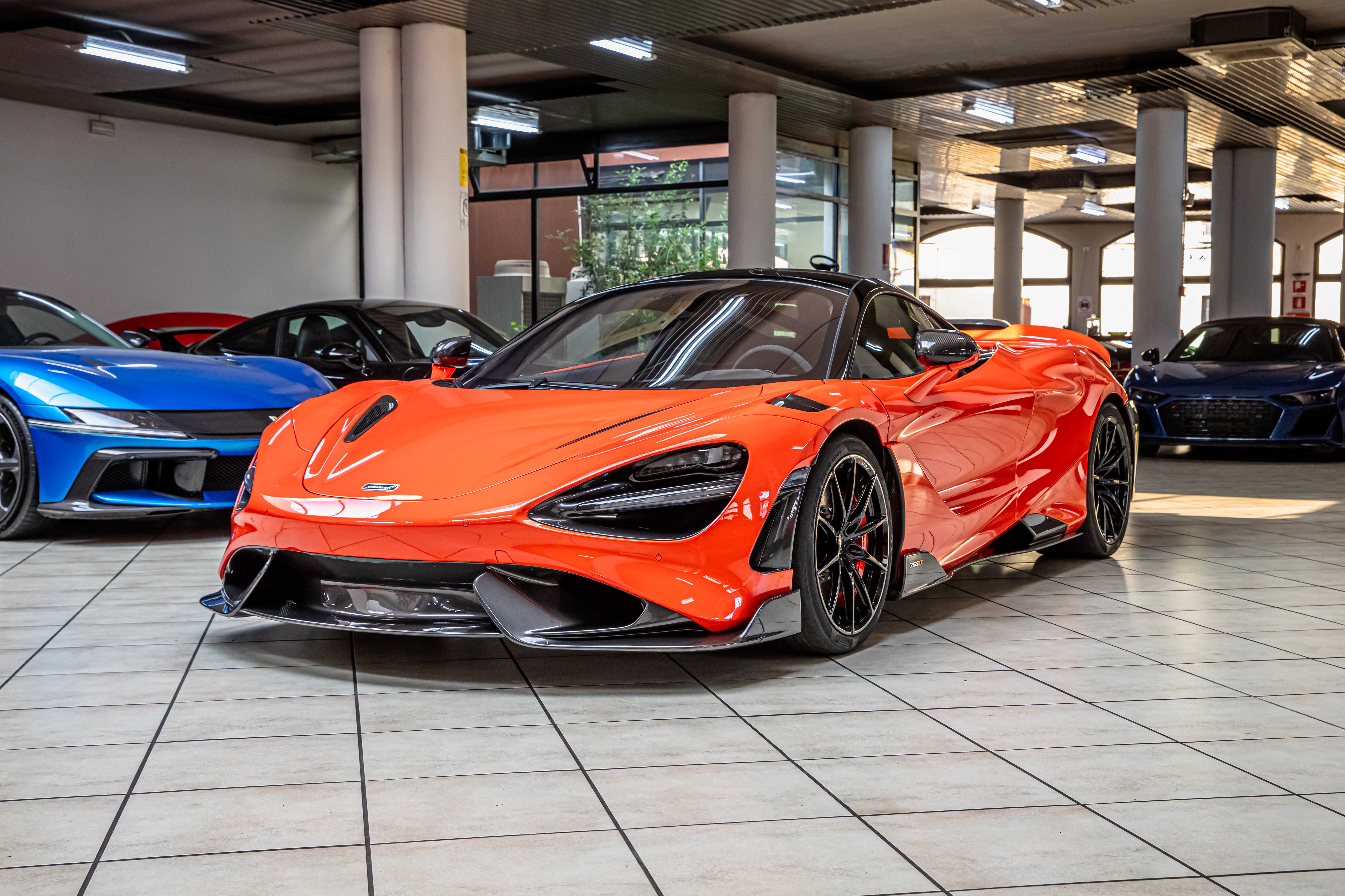 2021 McLaren 765LT Coupé angeboten von einem Fachhändler in Milan, Italien, Foto 10 von 20