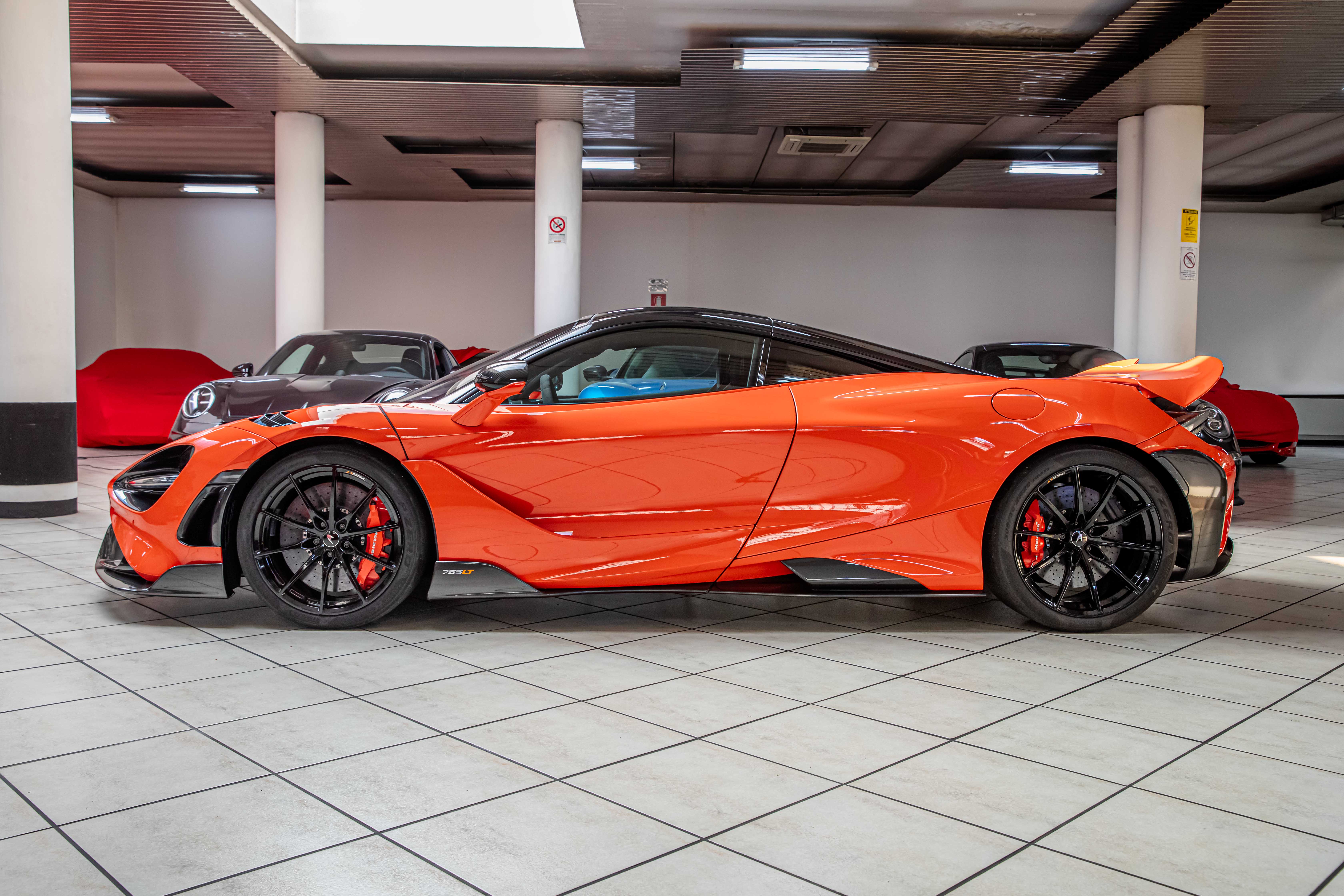2021 McLaren 765LT Coupé angeboten von einem Fachhändler in Milan, Italien, Foto 11 von 20