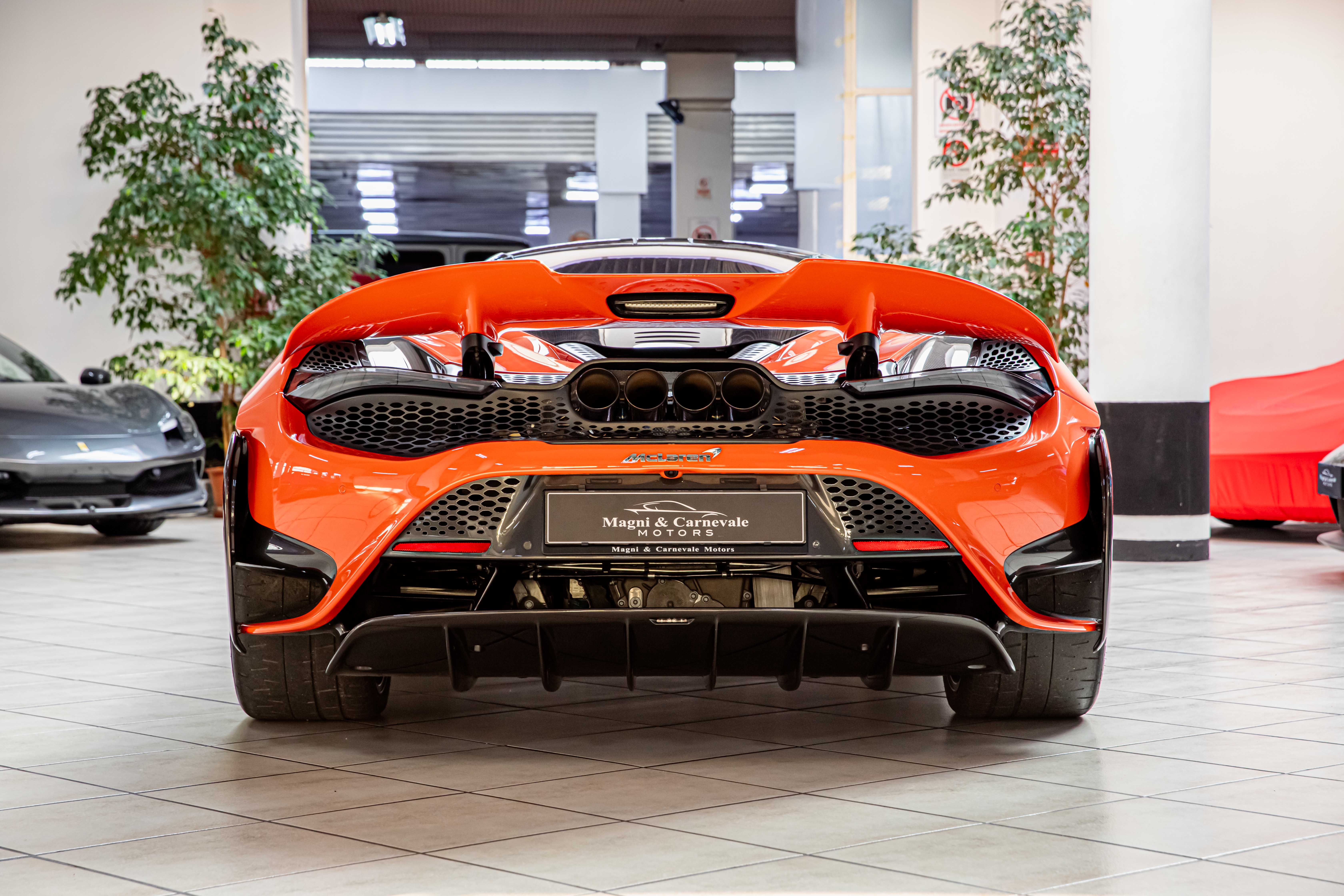 2021 McLaren 765LT Coupé angeboten von einem Fachhändler in Milan, Italien, Foto 13 von 20