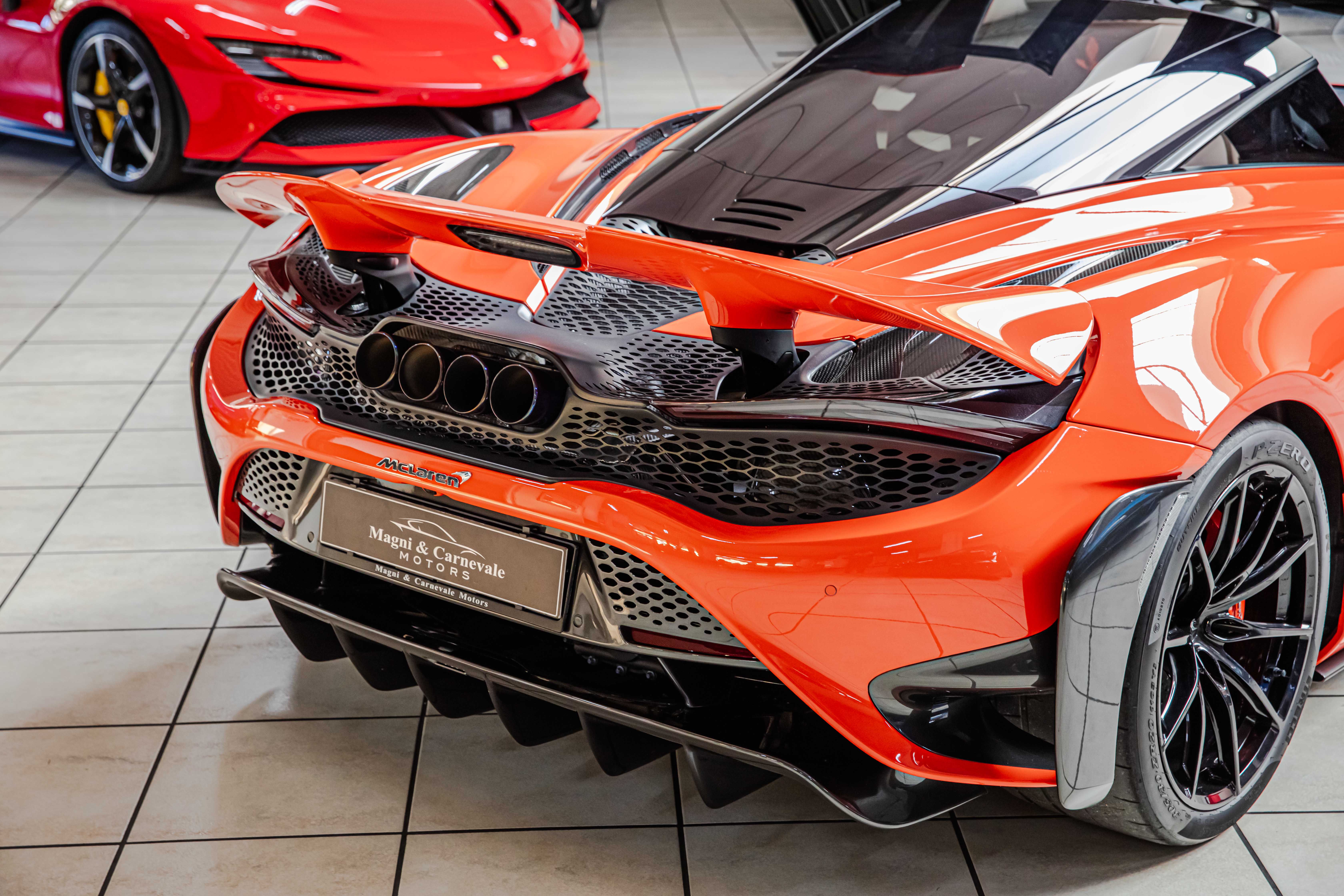 2021 McLaren 765LT Coupé angeboten von einem Fachhändler in Milan, Italien, Foto 16 von 20