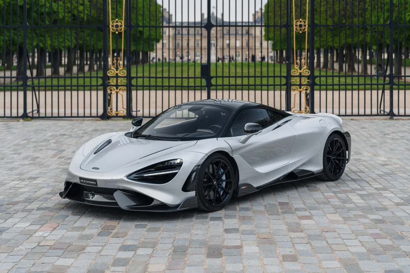 2021 McLaren 765LT angeboten von einem Fachhändler in Paris, Frankreich, Hauptfoto