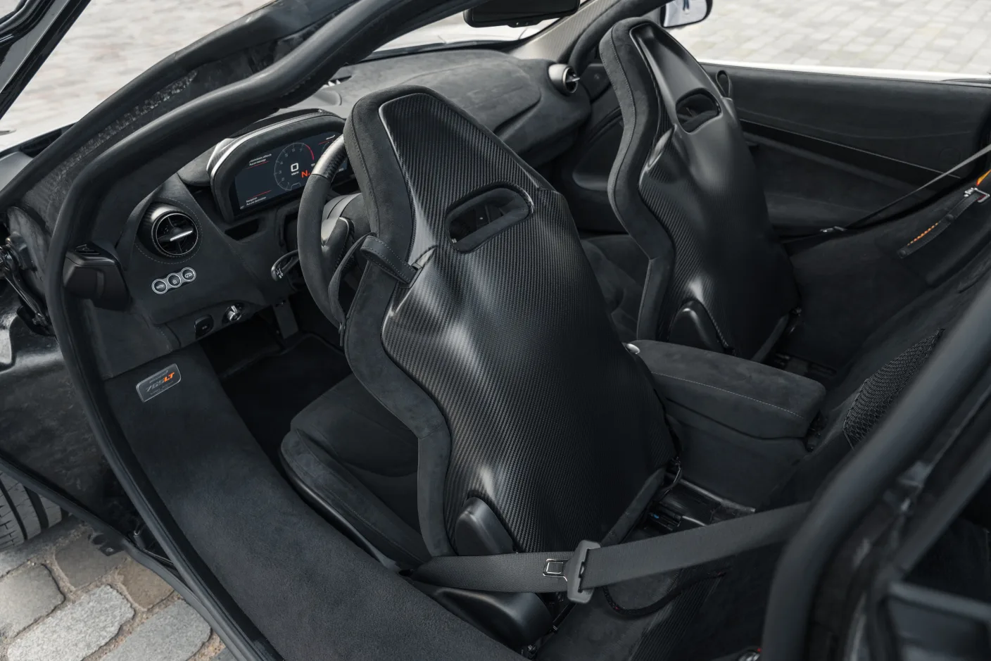 2021 McLaren 765LT, 16/30