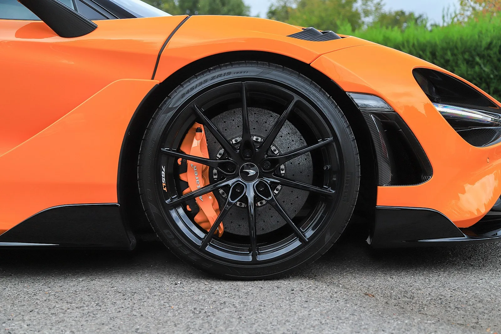 2021 McLaren 765LT, 13/30