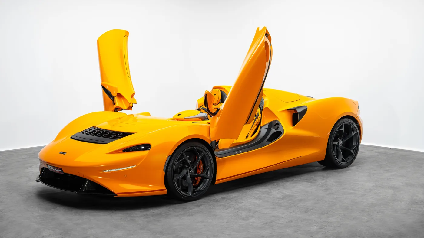 2021 McLaren Elva offered by a specialist dealer in Dubai, United Arab Emirates, photo 2 of 24