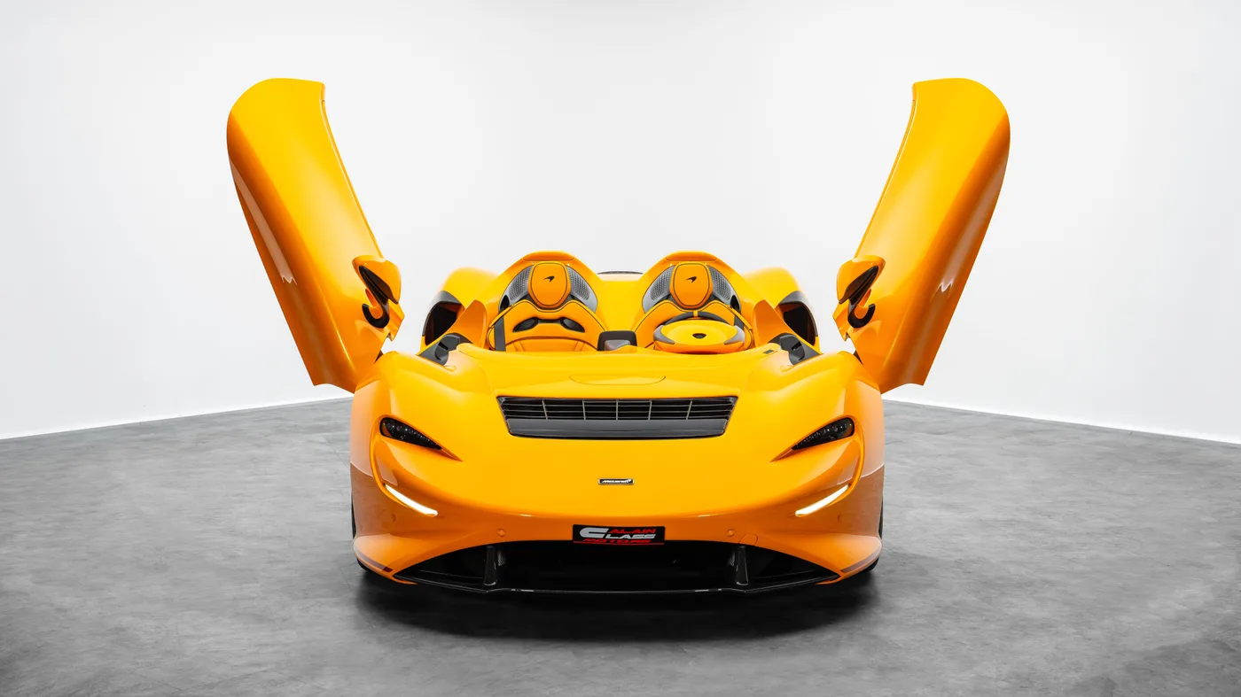 2021 McLaren Elva offered by a specialist dealer in Dubai, United Arab Emirates, photo 5 of 24