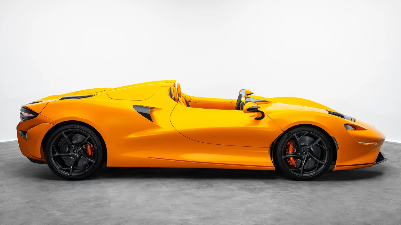 2021 McLaren Elva offered by a specialist dealer in Dubai, United Arab Emirates, photo 6 of 24