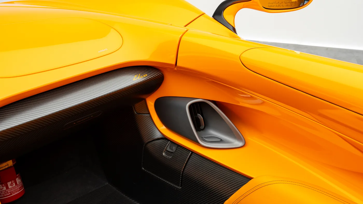2021 McLaren Elva offered by a specialist dealer in Dubai, United Arab Emirates, photo 16 of 24