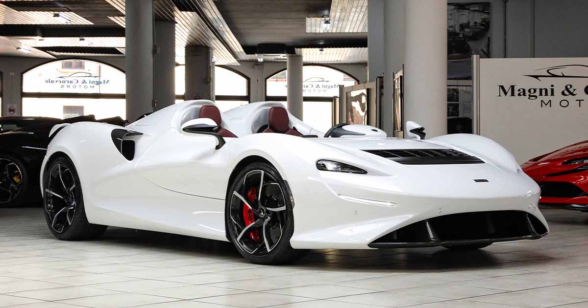 2021 McLaren Elva proposée par un concessionnaire spécialisé à Milan, Italie, photo principale
