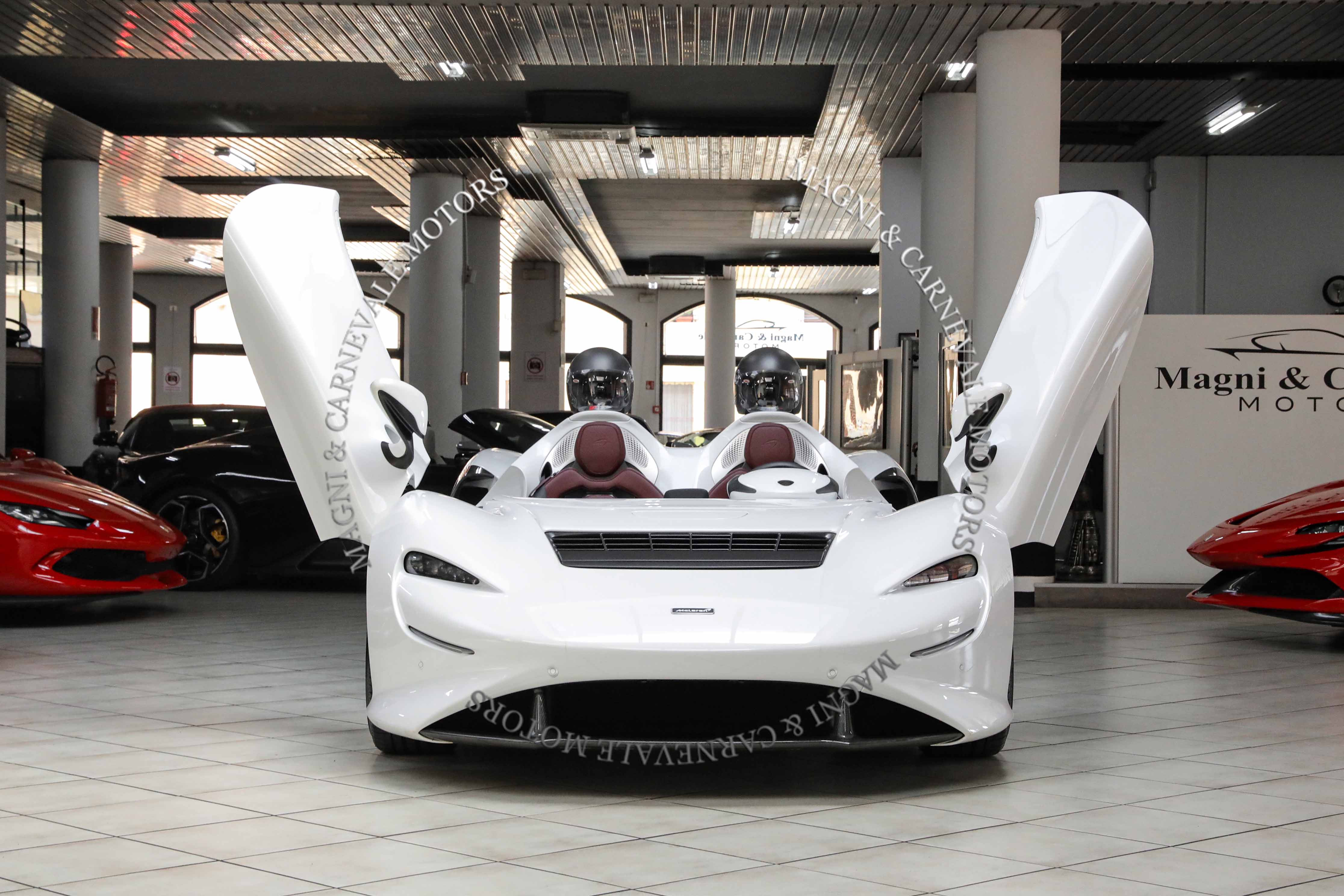 2021 McLaren Elva offered by a specialist dealer in Milan, Italy, photo 11 of 20