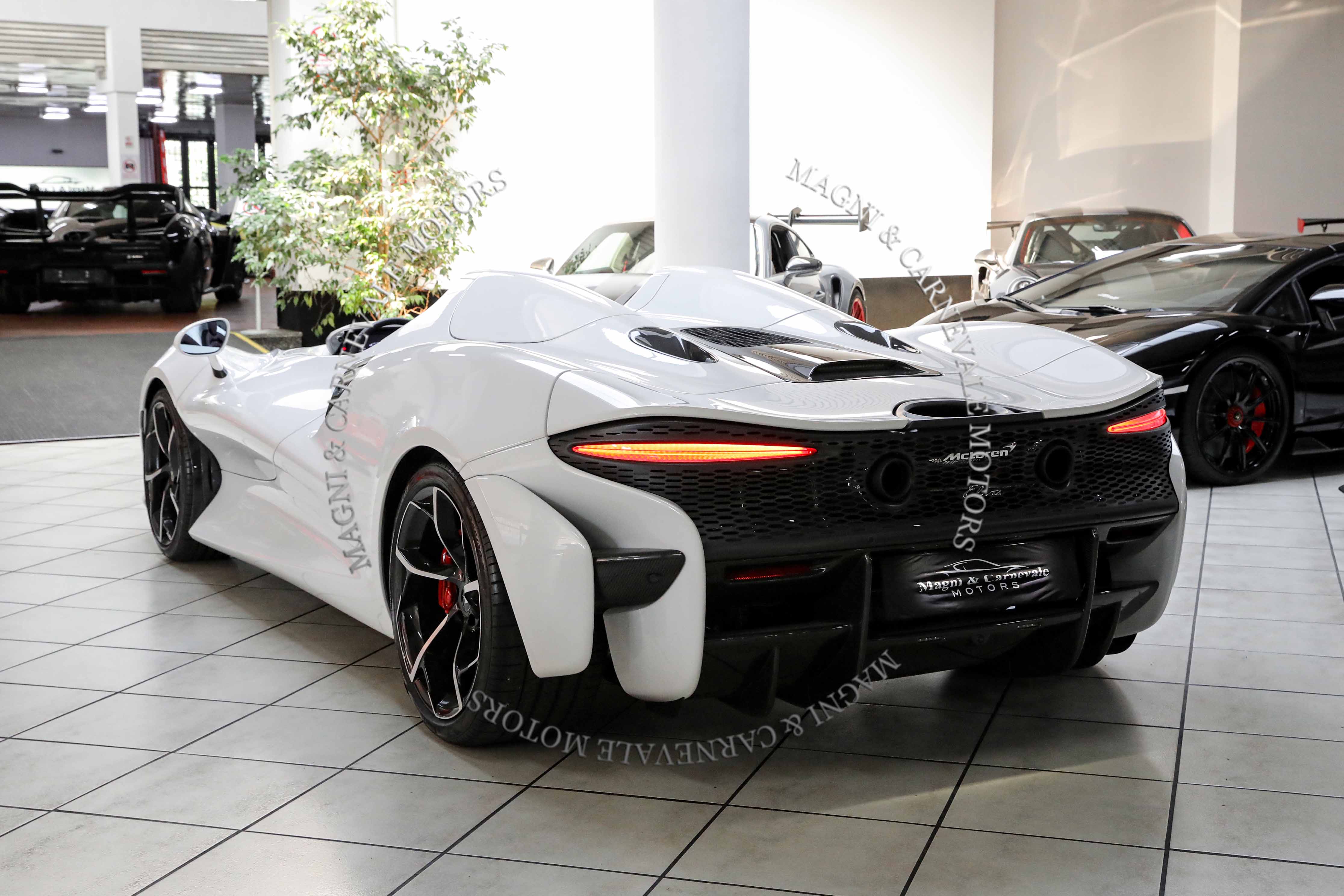 2021 McLaren Elva offered by a specialist dealer in Milan, Italy, photo 15 of 20
