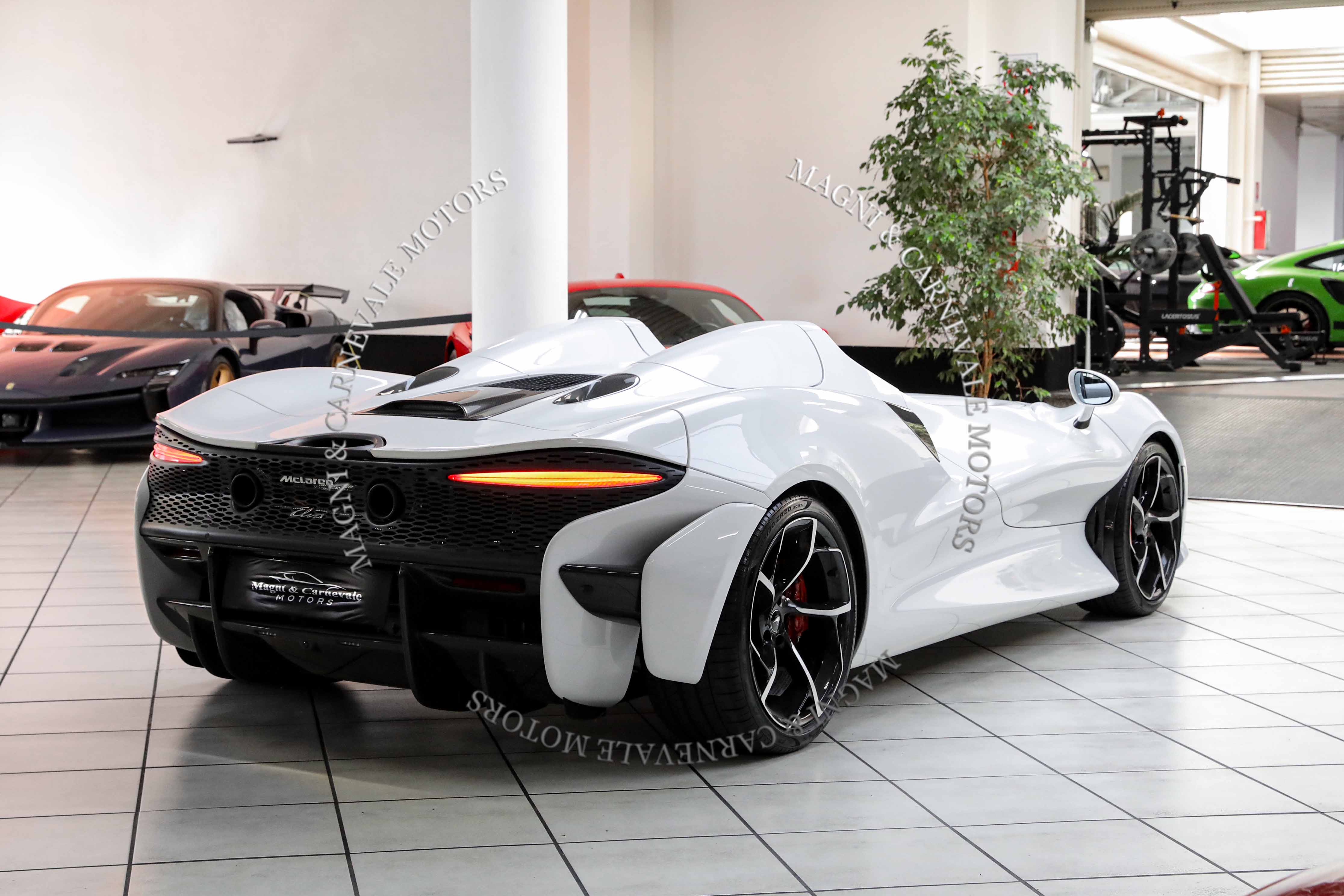 2021 McLaren Elva offered by a specialist dealer in Milan, Italy, photo 17 of 20